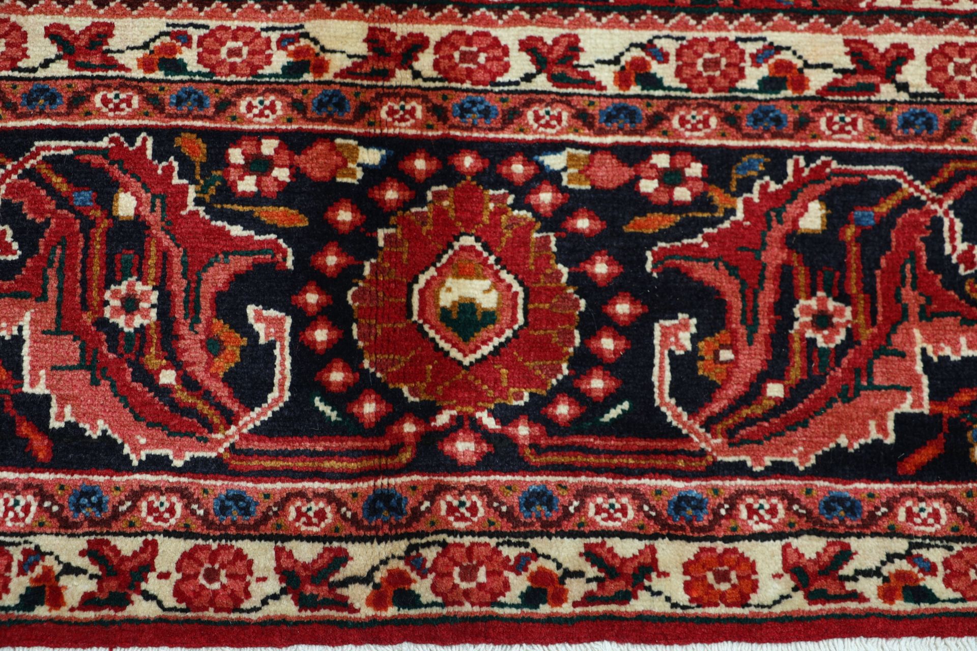 perserteppich-isfahan-305-x-405-cm-schurwolle-handgeknupft-5 Hand-Knotted Wool Isfahan Persian Rug, 305 × 405 cm