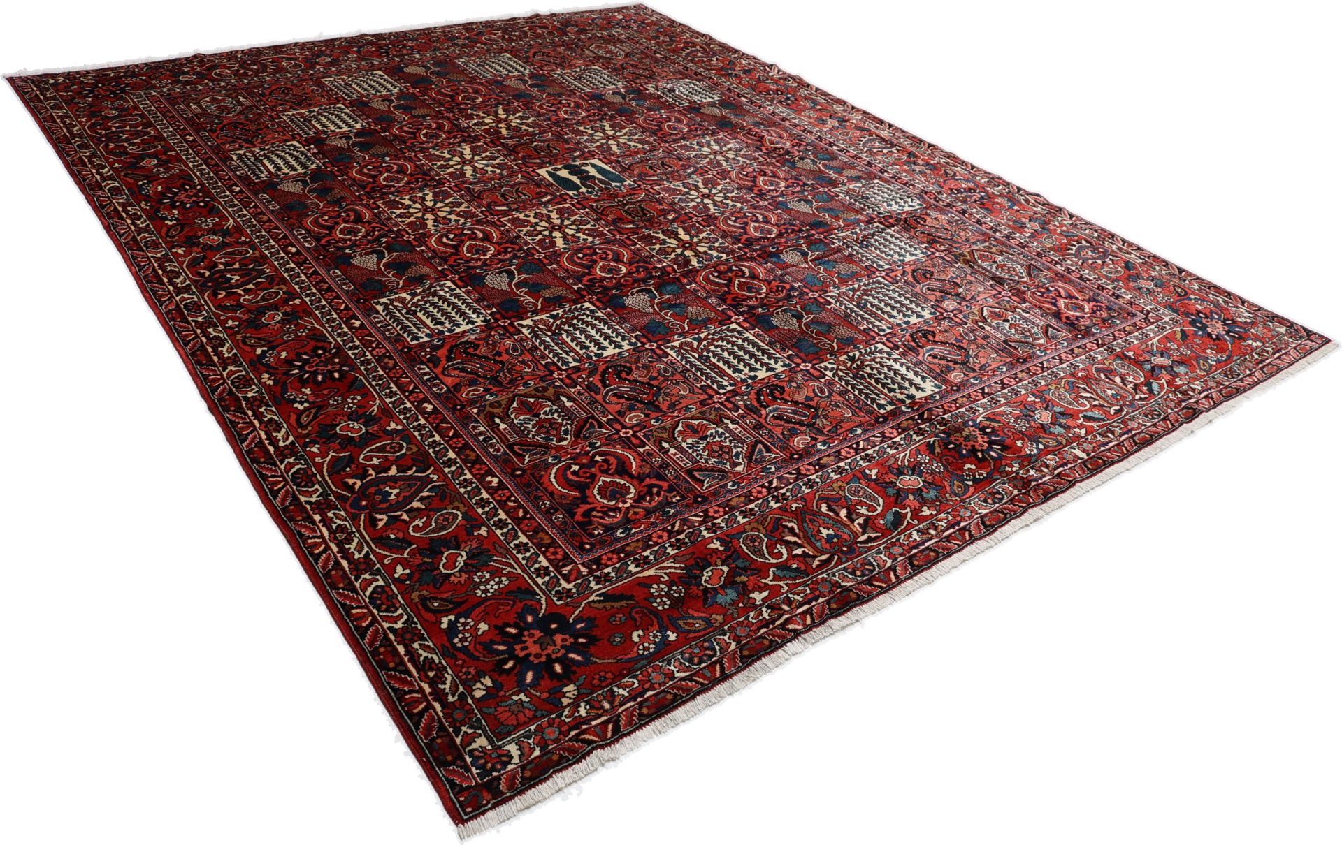 Bakhtiari Persian Rug 305 × 384 cm, Wool, hand-knotted