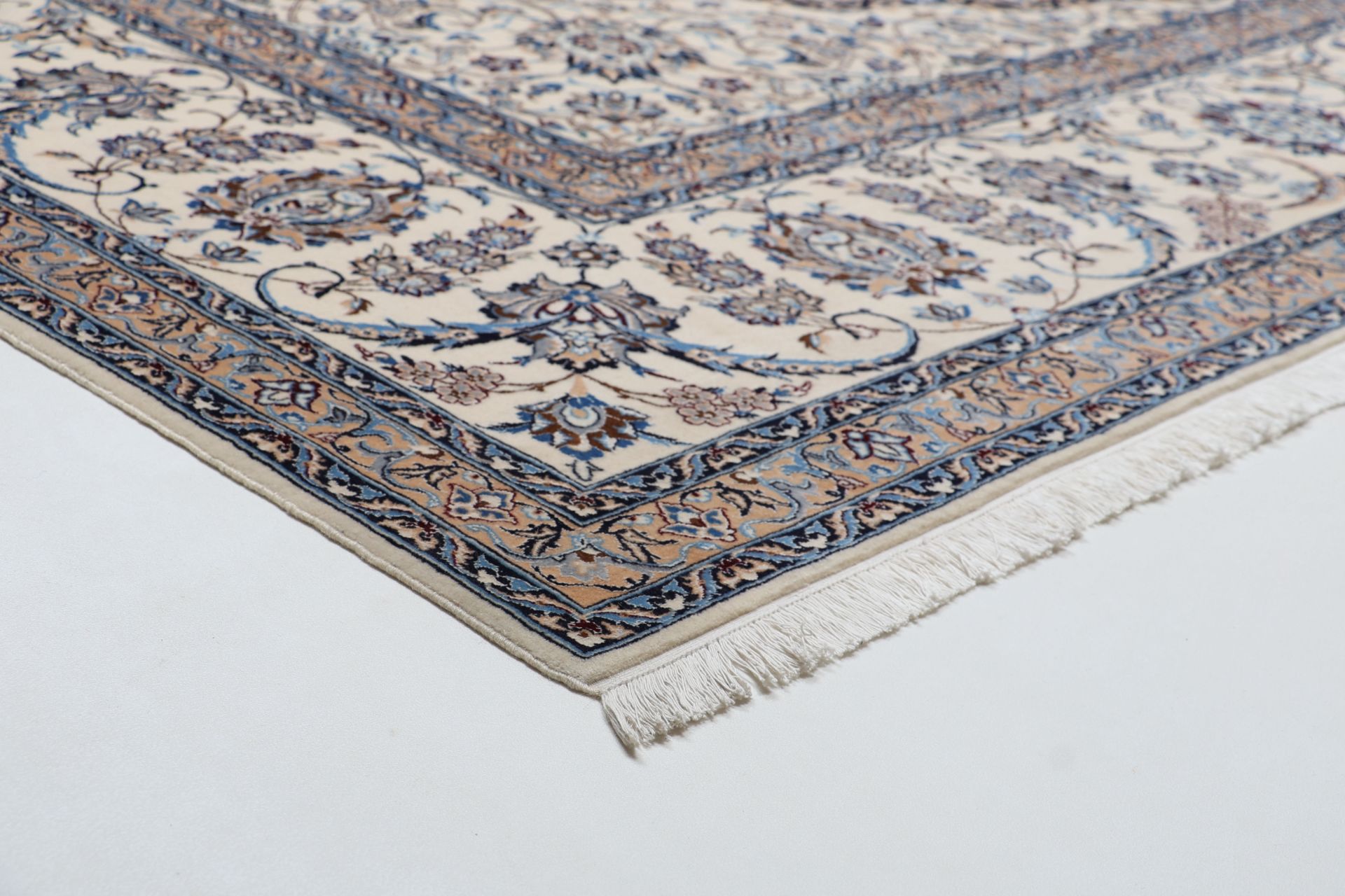 perserteppich-nain-312-x-425-cm-schurwolle-seide-handgeknupft-4 Nain Persian Rug — hand-knotted, 312 × 425 cm, Wool & Silk