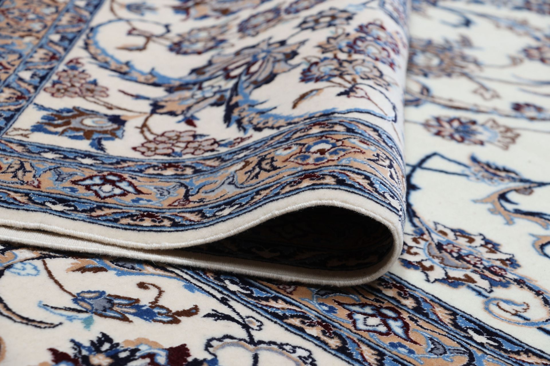 perserteppich-nain-312-x-425-cm-schurwolle-seide-handgeknupft-7 Nain Persian Rug — hand-knotted, 312 × 425 cm, Wool & Silk