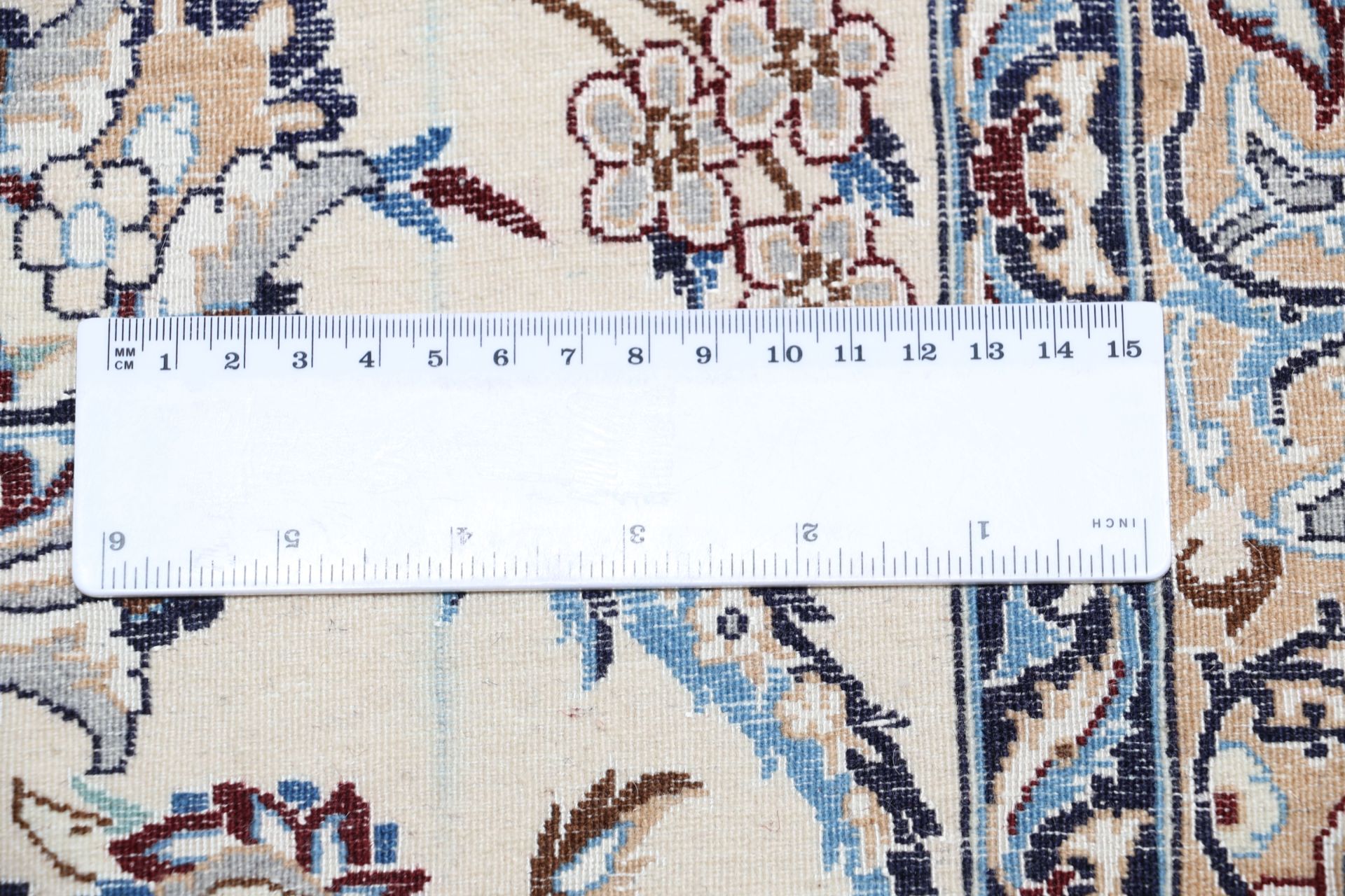 perserteppich-nain-312-x-425-cm-schurwolle-seide-handgeknupft-8 Nain Persian Rug — hand-knotted, 312 × 425 cm, Wool & Silk