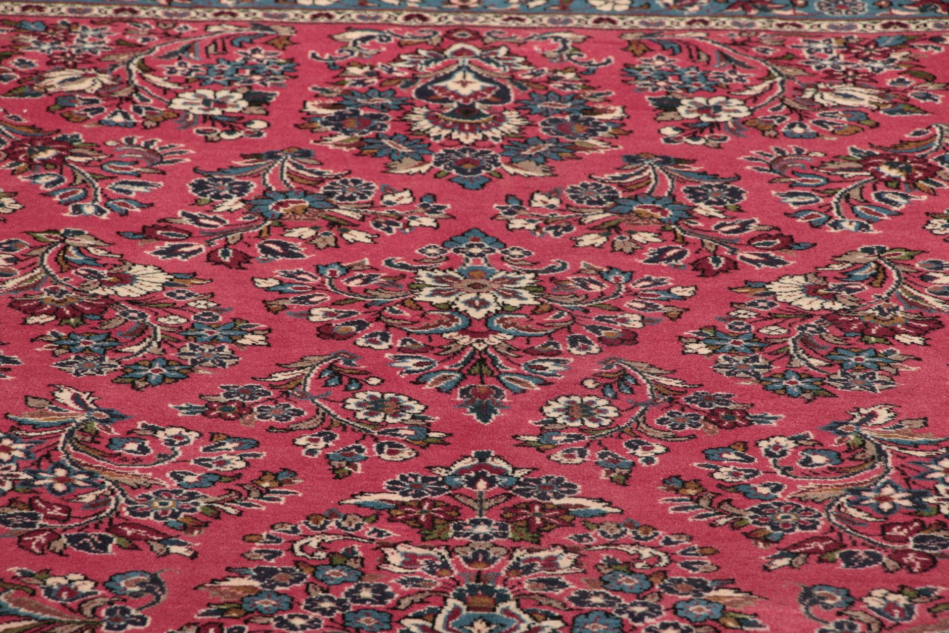 Hand-Knotted Wool Sarouk Persian Rug, 305 × 400 cm