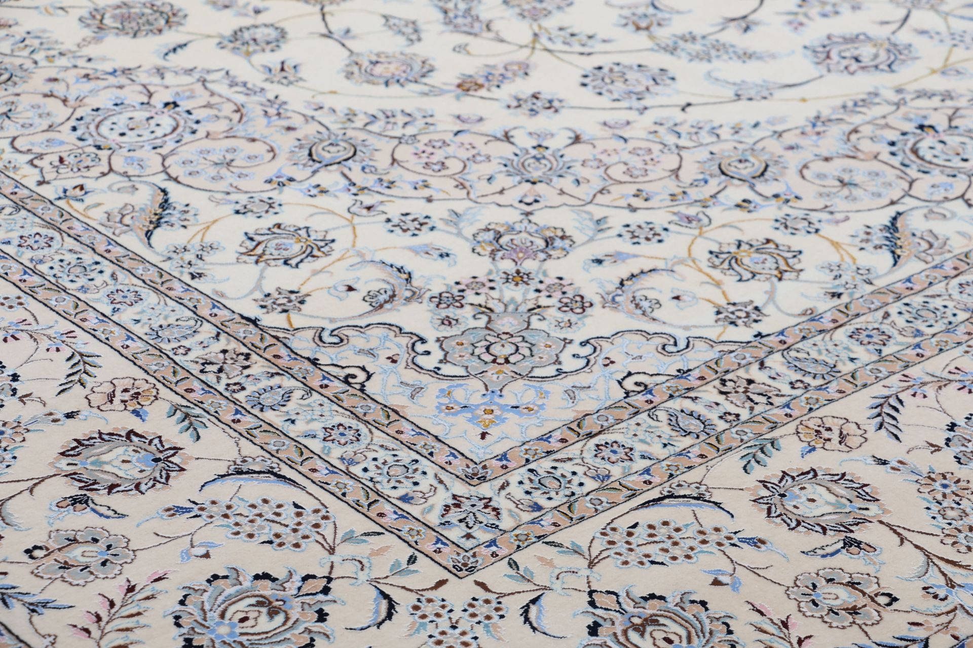Nain Persian Rug 313 × 407 cm, Wool & Silk, hand-knotted