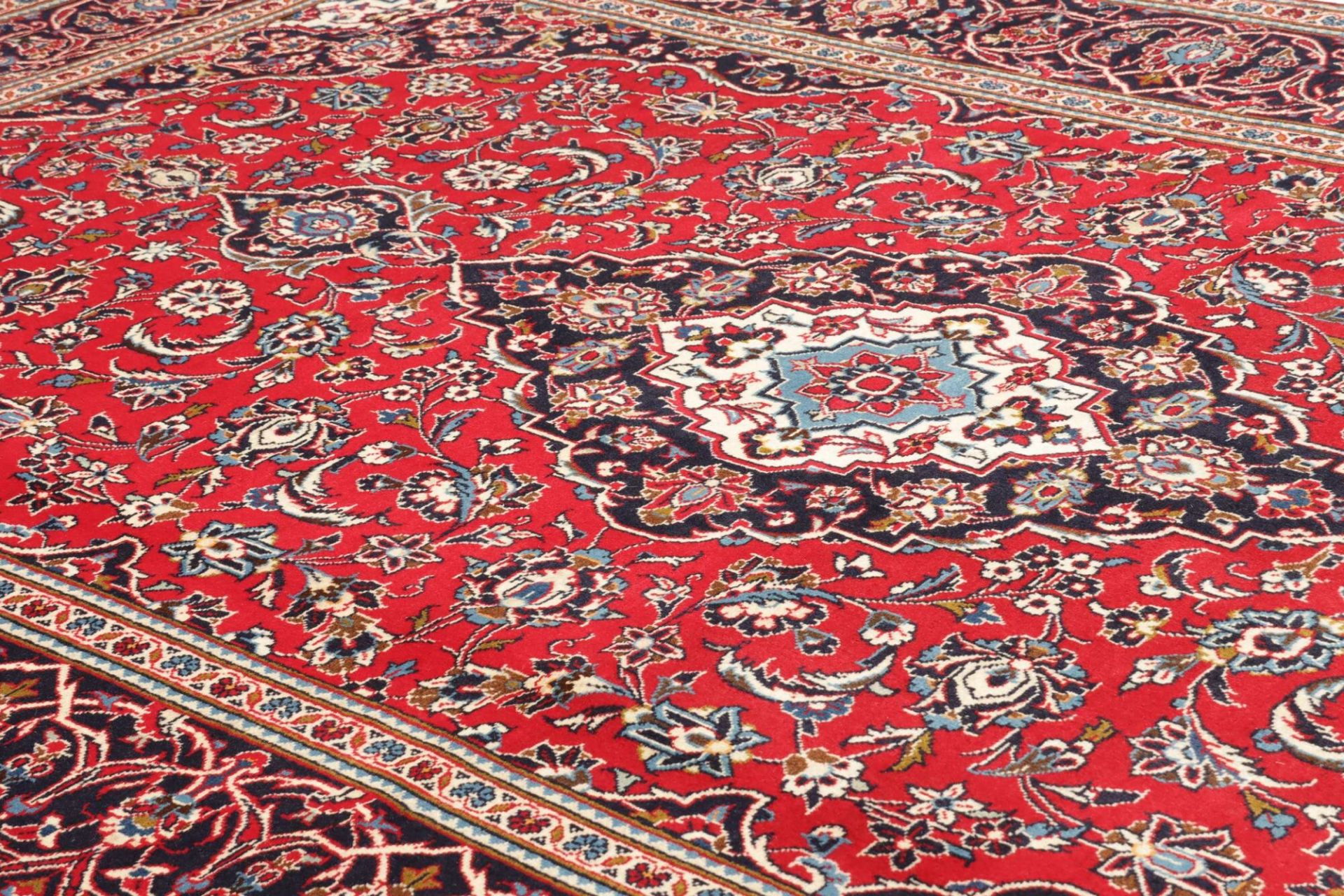 Hand-Knotted Wool Kashan Persian Rug, 297 × 397 cm