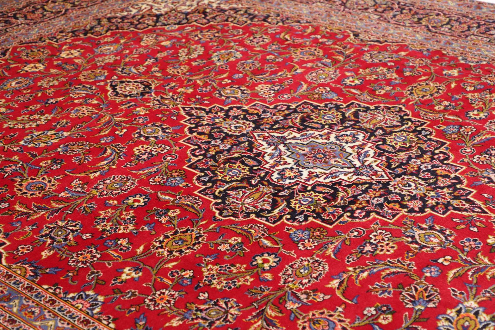 Kashan Persian Rug — hand-knotted, 289 × 394 cm, Wool