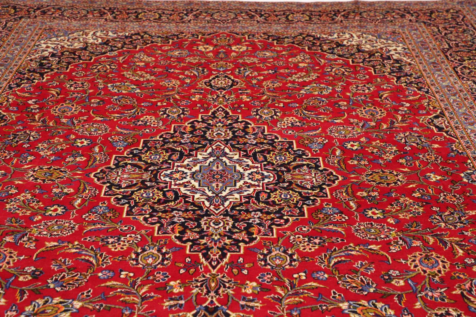 Kashan Persian Rug — hand-knotted, 289 × 394 cm, Wool