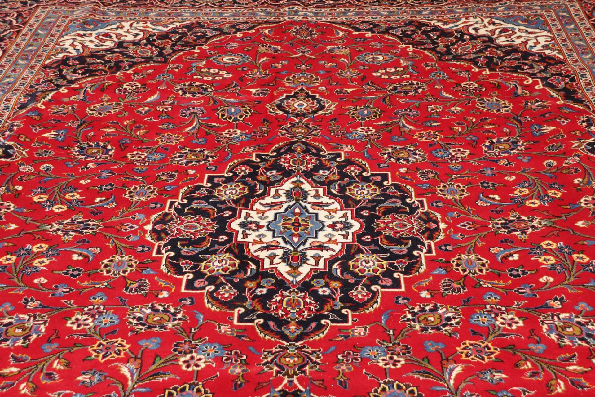 Kashan Persian Rug 284 × 412 cm, Wool, hand-knotted