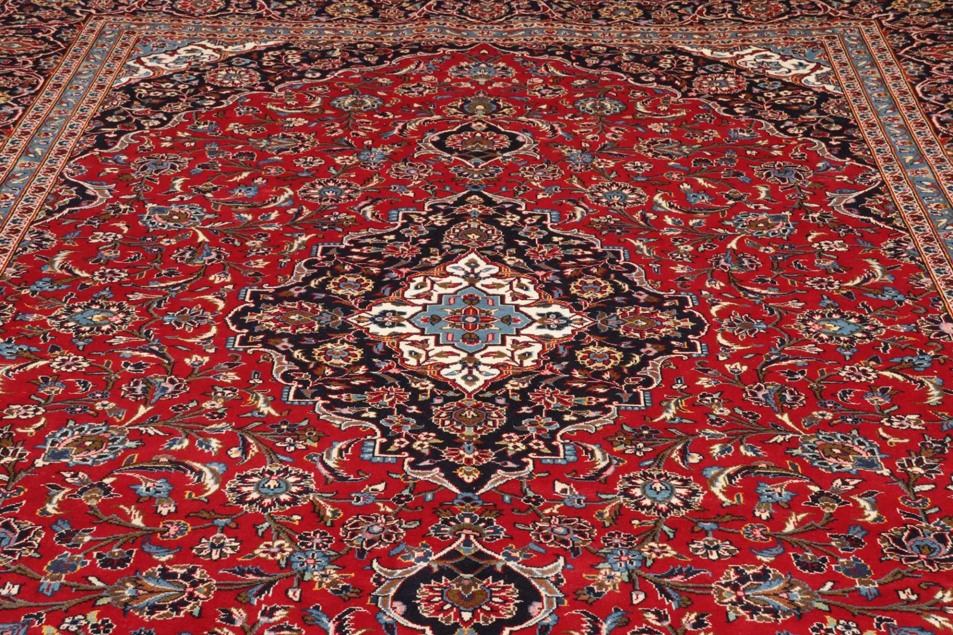 Kashan Persian Rug — hand-knotted, 294 × 401 cm, Wool
