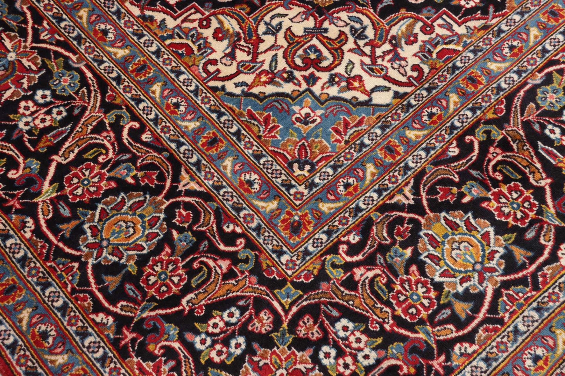 Kashan Persian Rug — hand-knotted, 298 × 426 cm, Wool