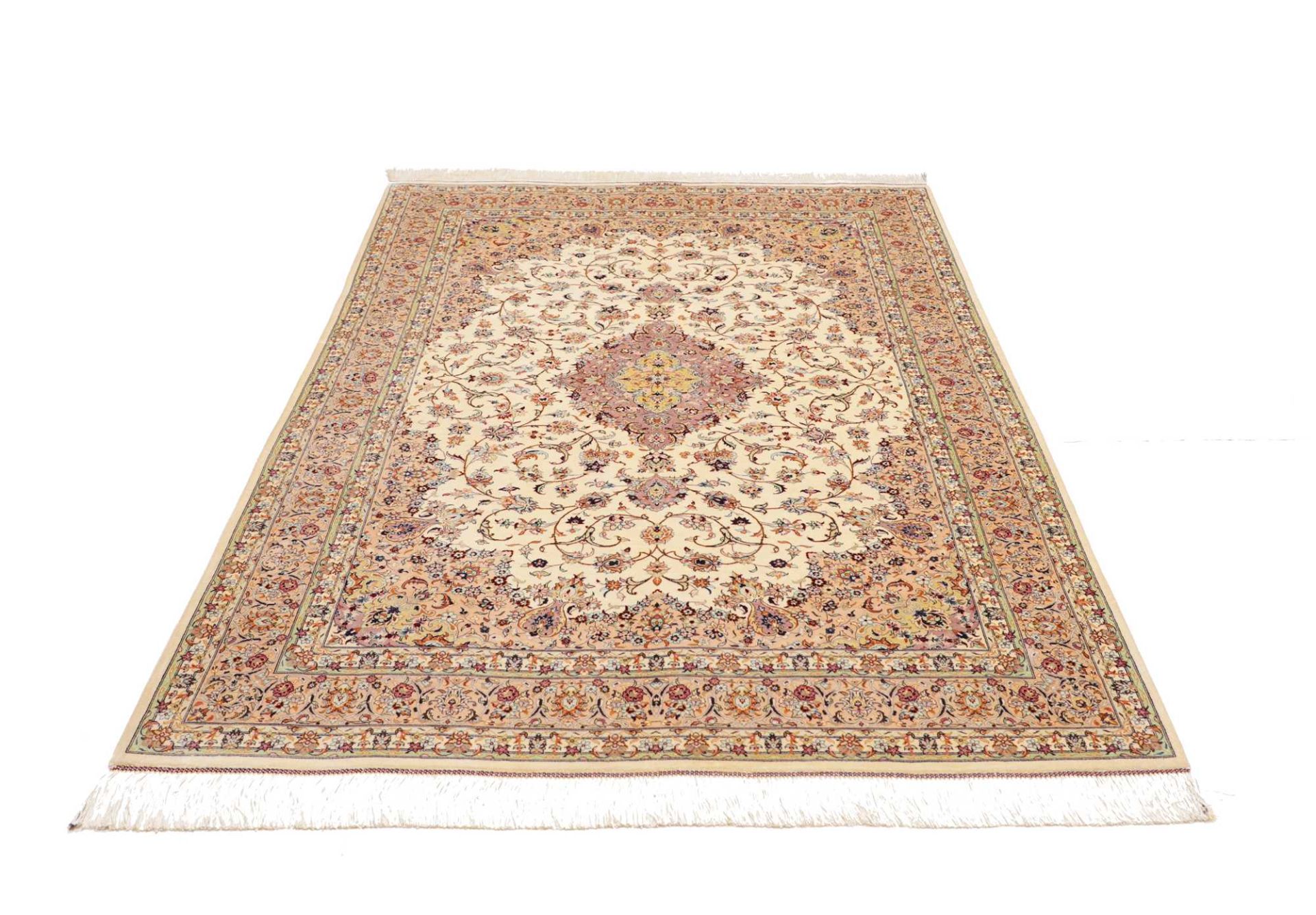 perserteppich-ghom-139-x-199-cm-seide-handgeknupft-exklusiv-3 Qom Persian Rug — hand-knotted, 139 × 199 cm, Silk