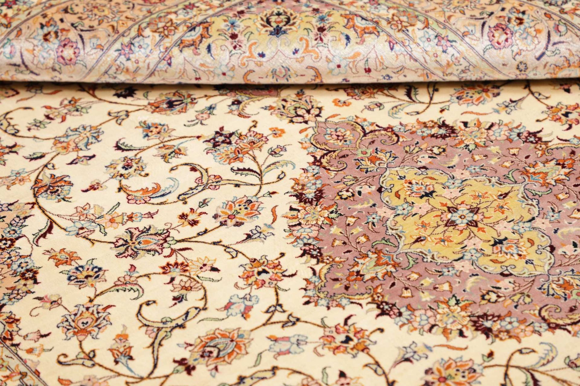 perserteppich-ghom-139-x-199-cm-seide-handgeknupft-exklusiv-10 Qom Persian Rug — hand-knotted, 139 × 199 cm, Silk