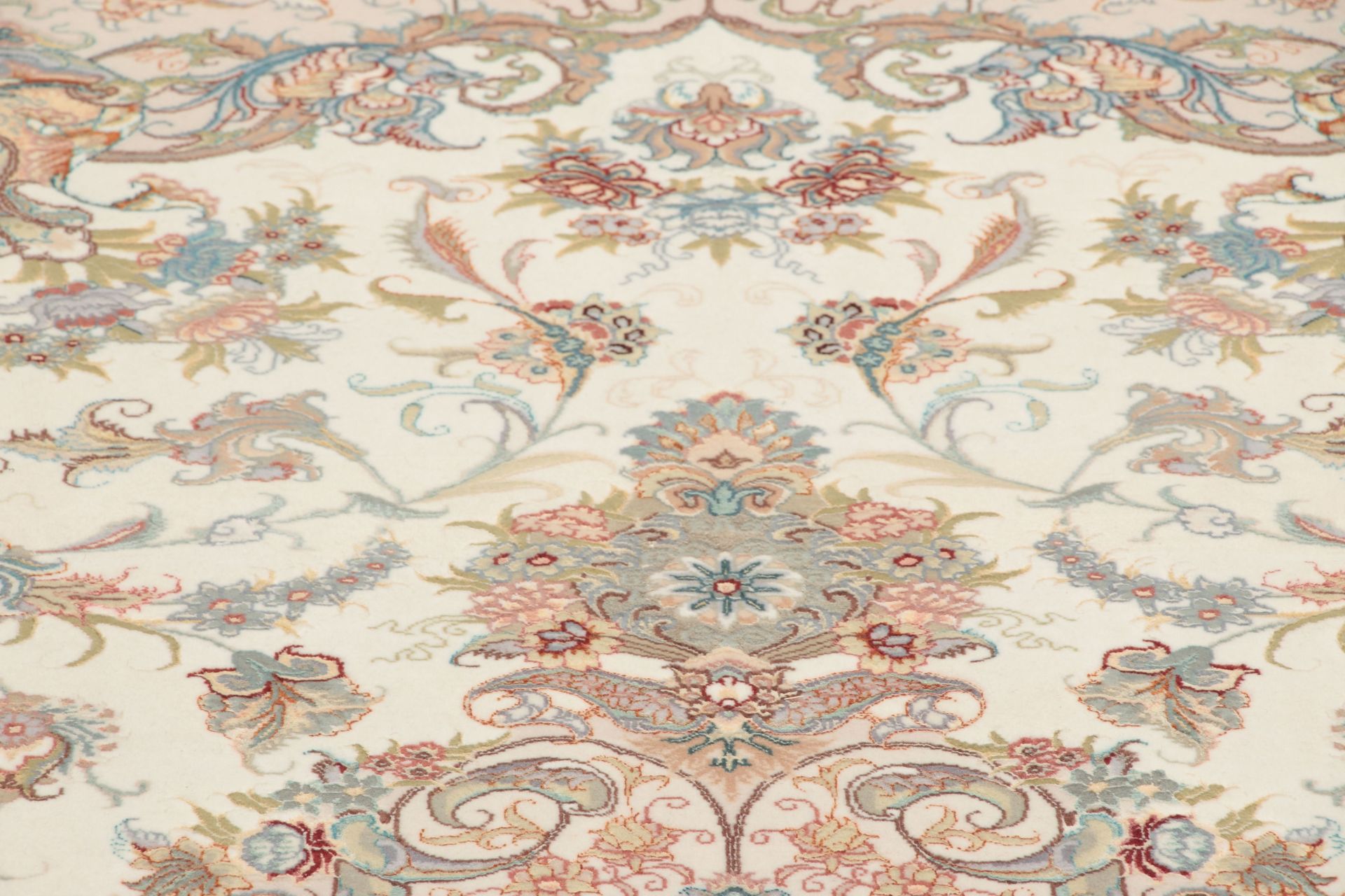 perserteppich-tabriz-205-x-312-cm-schurwolle-seide-handgeknupft-3 Tabriz Persian Rug 205 × 312 cm, Wool & Silk, hand-knotted