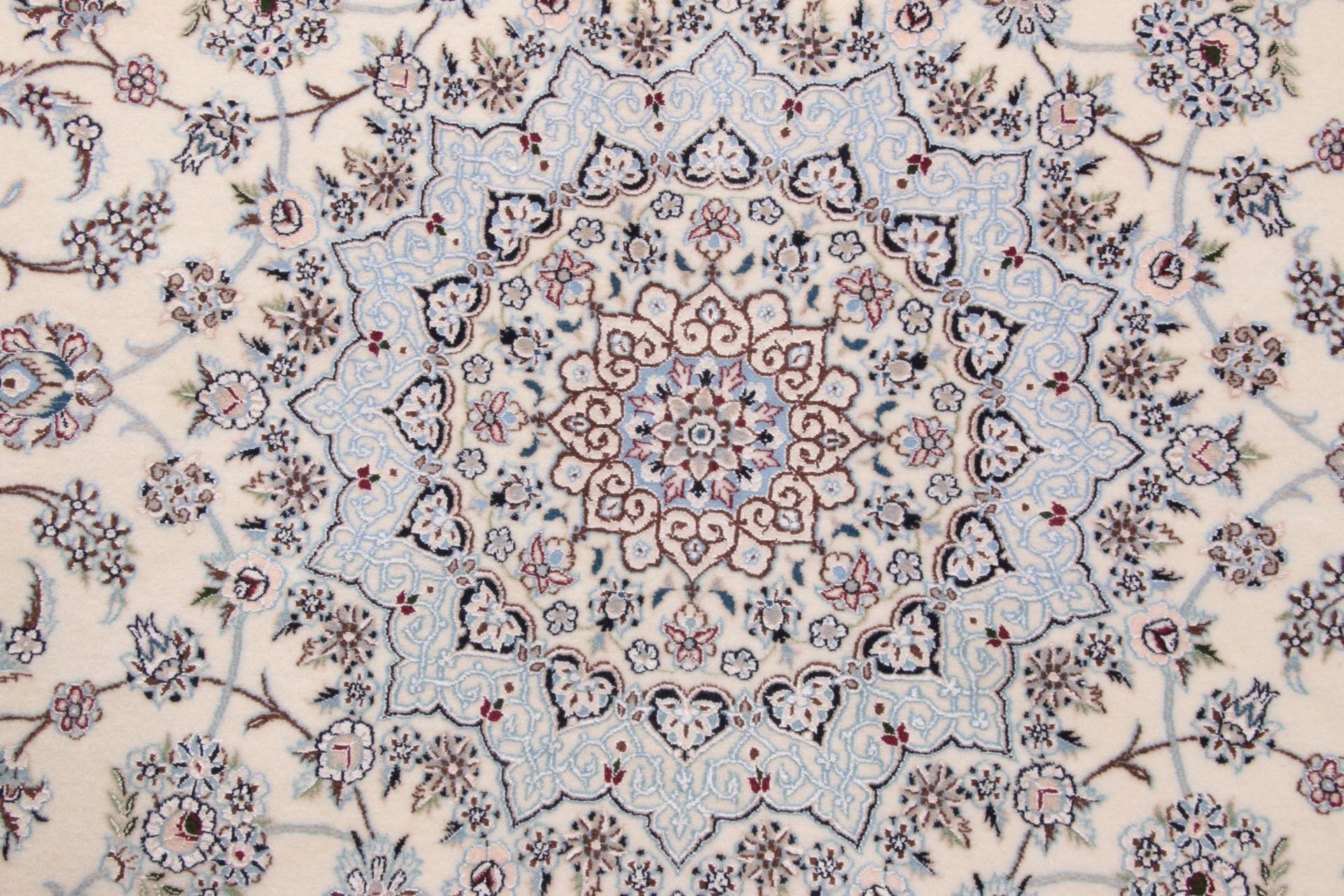 perserteppich-nain-162-x-238-cm-schurwolle-seide-handgeknupft-2 Nain Persian Rug 162 × 238 cm, Wool & Silk, hand-knotted