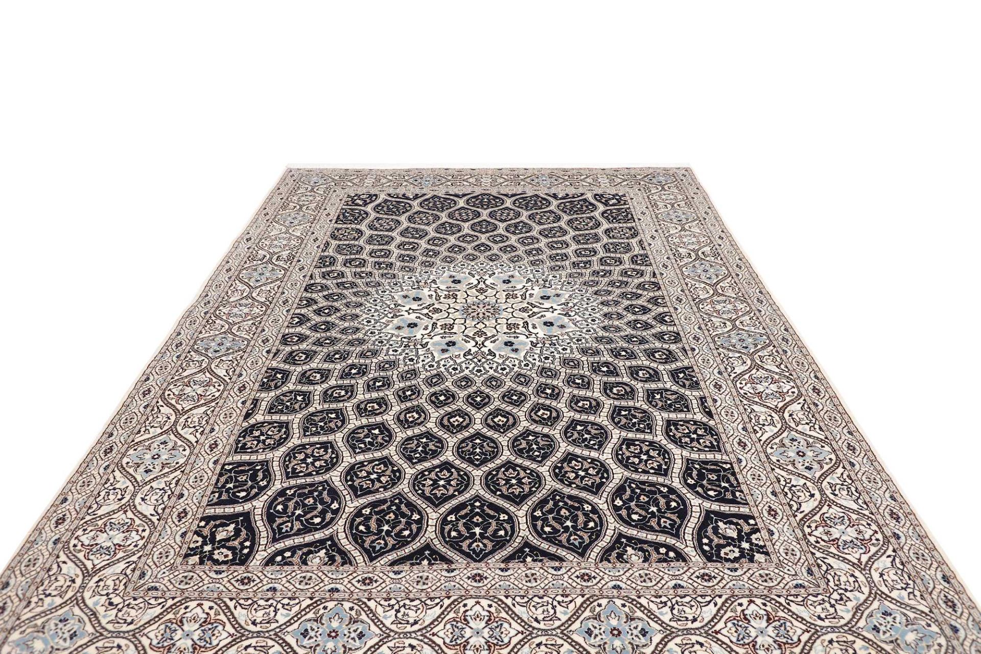 perserteppich-nain-213-x-311-cm-schurwolle-handgeknupft-exklusiv-3 Hand-Knotted Wool Nain Persian Rug, 213 × 311 cm