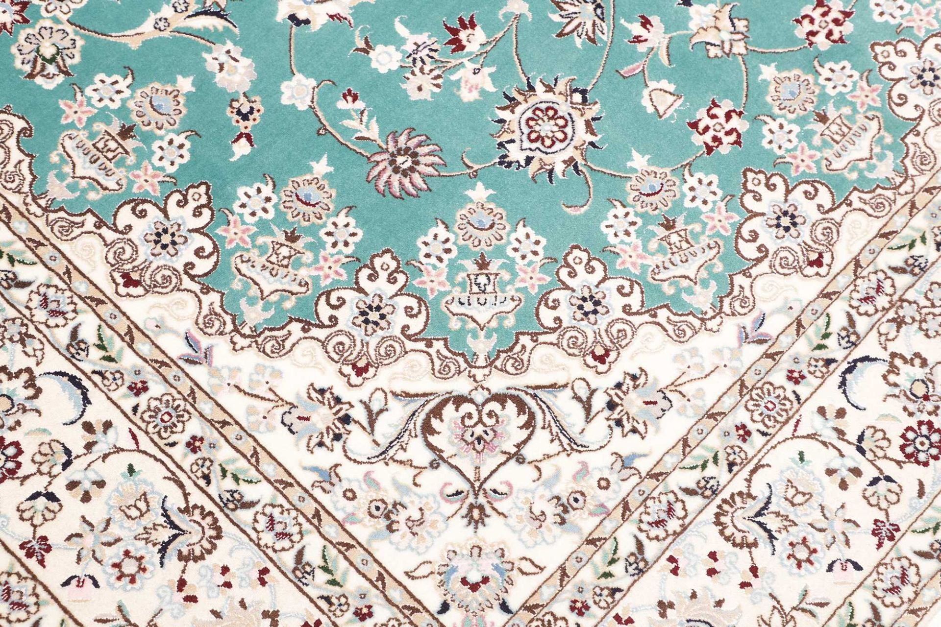 Nain Persian Rug — hand-knotted, 161 × 232 cm, Wool