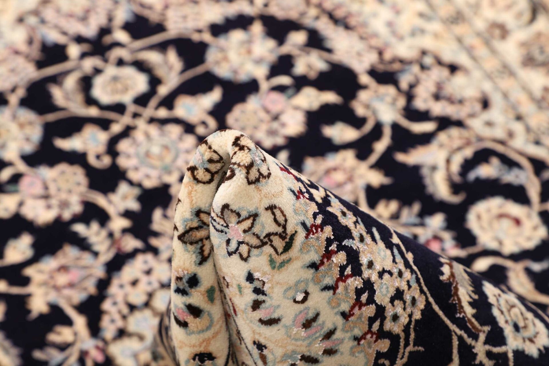 Nain Persian Rug 103 × 154 cm, Wool, hand-knotted