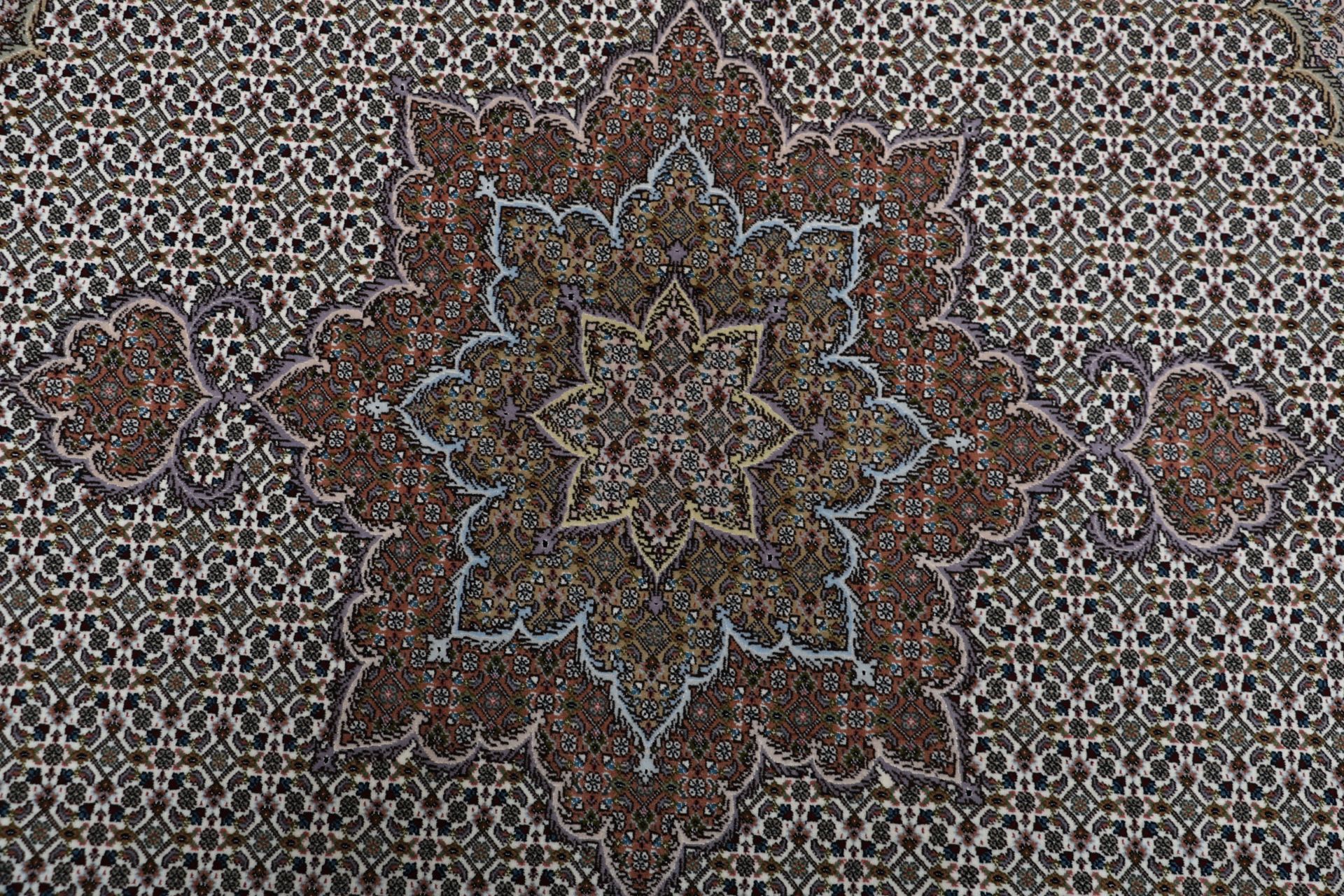 perserteppich-tabriz-200-x-205-cm-schurwolle-seide-handgeknupft-8 Tabriz Persian Rug 200 × 205 cm, Wool & Silk, hand-knotted