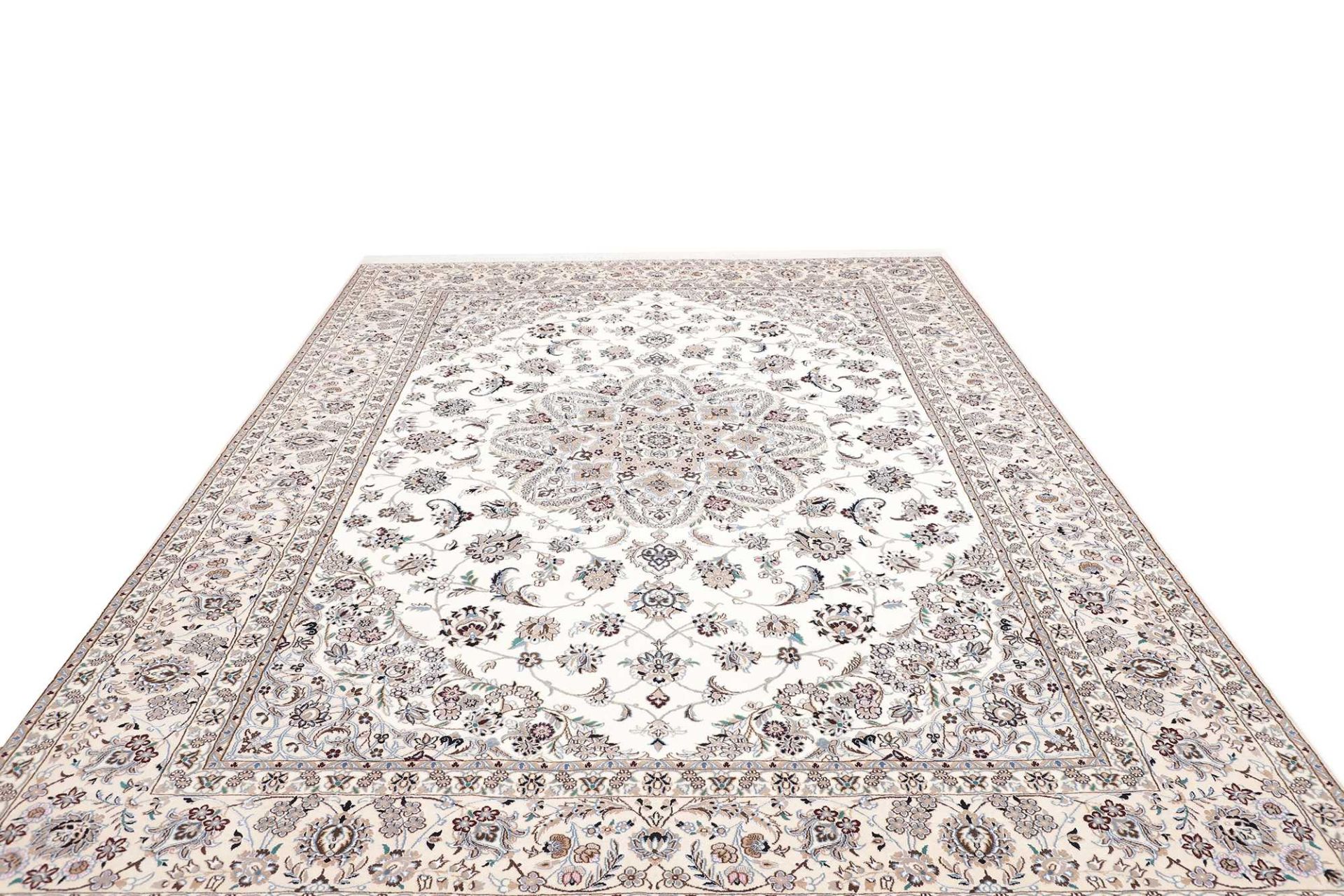 Nain Persian Rug — hand-knotted, 251 × 345 cm, Wool