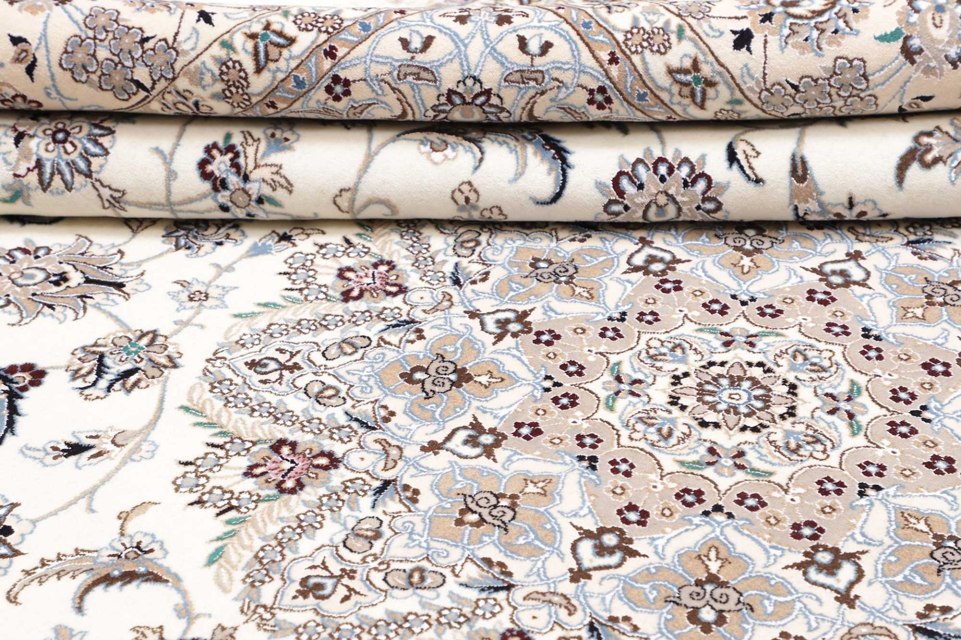 Nain Persian Rug — hand-knotted, 251 × 345 cm, Wool