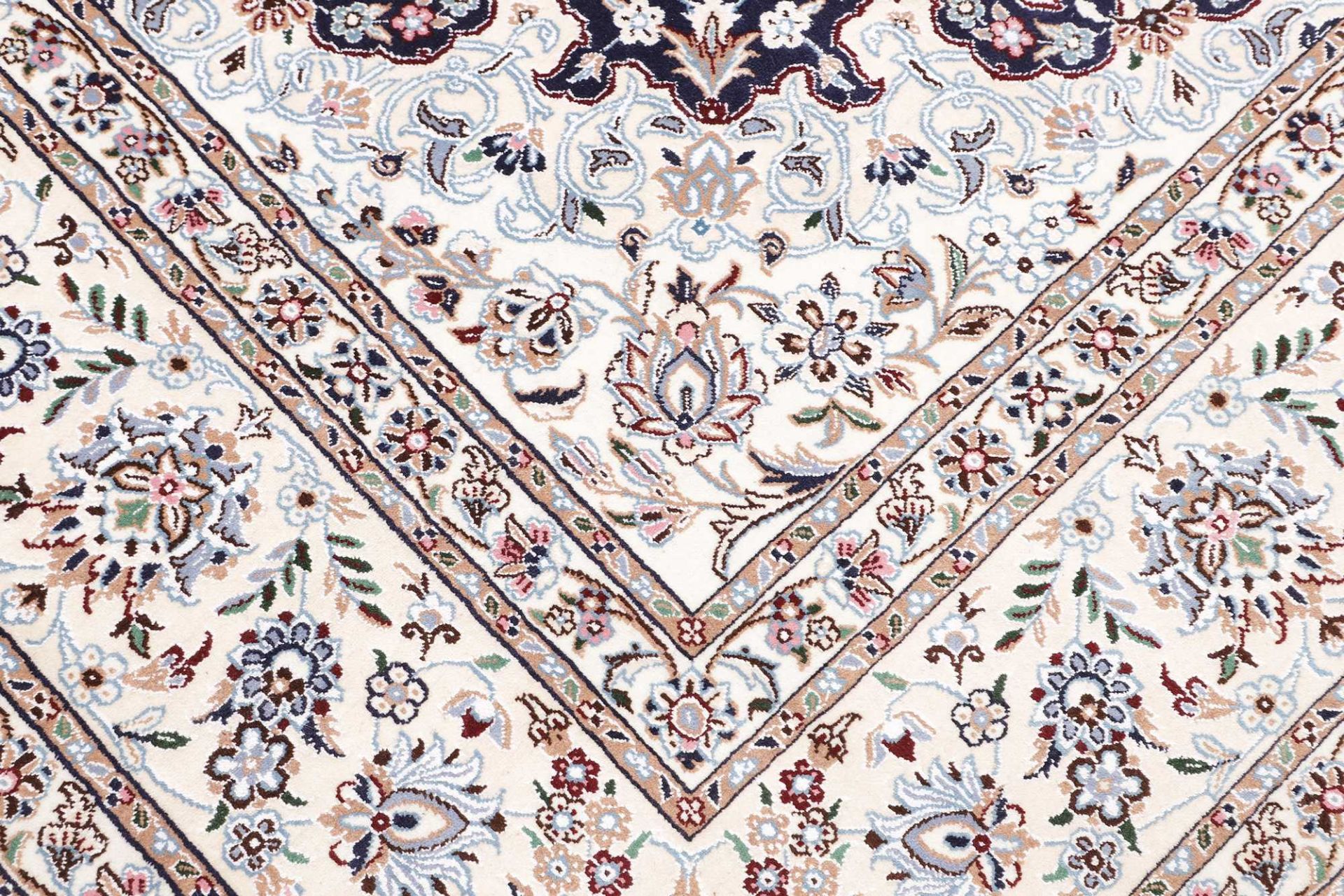 Nain Persian Rug — hand-knotted, 251 × 354 cm, Wool