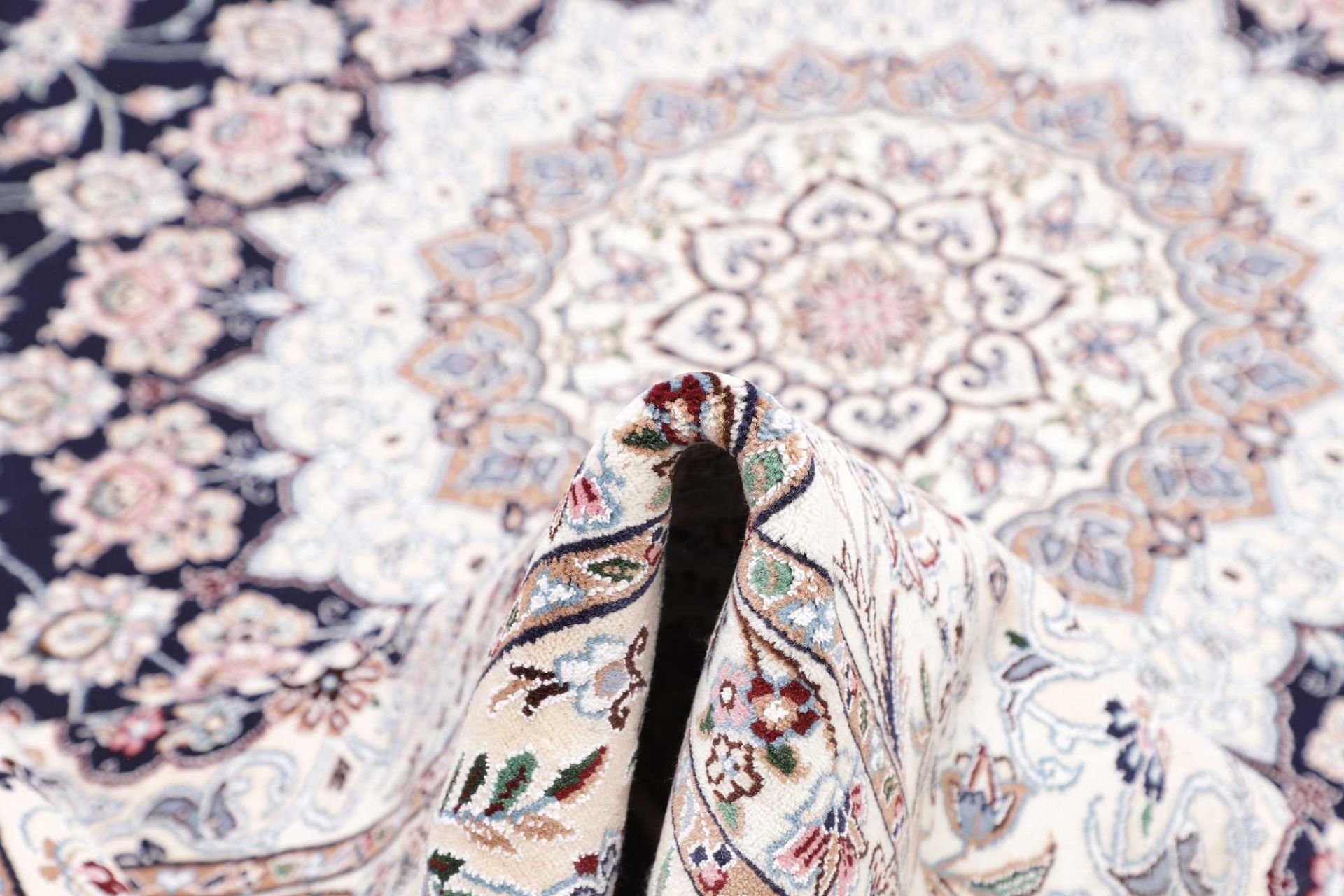 Nain Persian Rug — hand-knotted, 251 × 354 cm, Wool