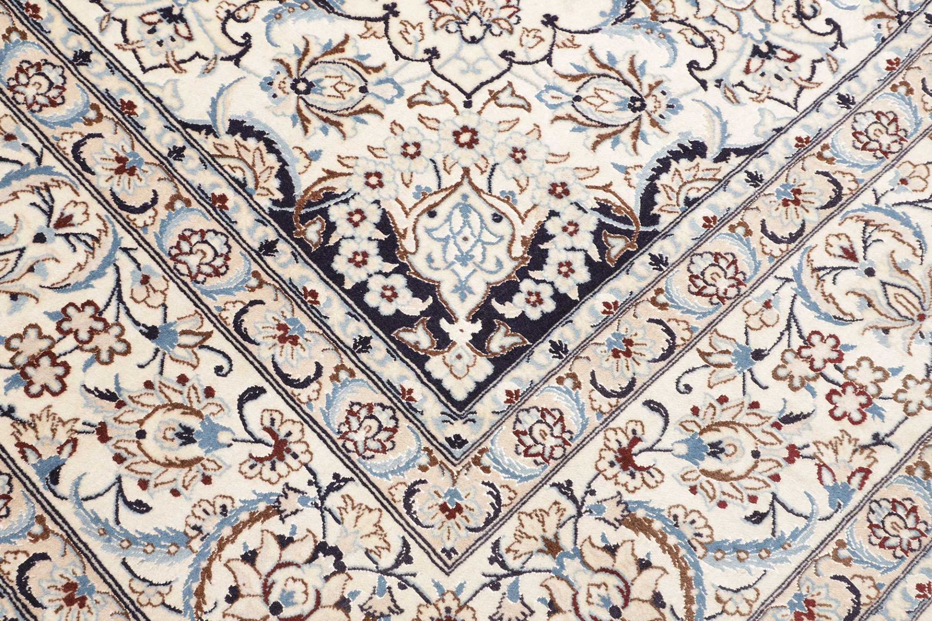 perserteppich-nain-254-x-366-cm-schurwolle-handgeknupft-exklusiv-5 Nain Persian Rug — hand-knotted, 254 × 366 cm, Wool
