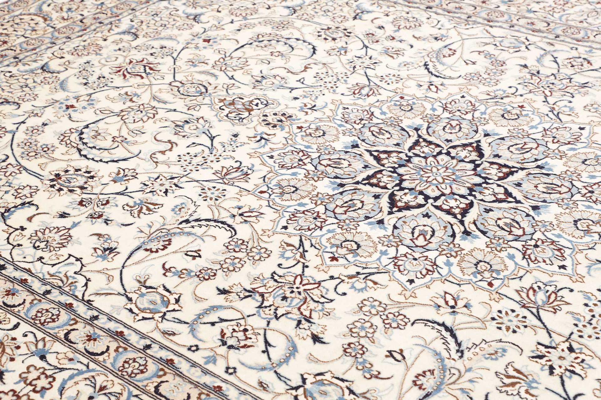 perserteppich-nain-254-x-366-cm-schurwolle-handgeknupft-exklusiv-6 Nain Persian Rug — hand-knotted, 254 × 366 cm, Wool