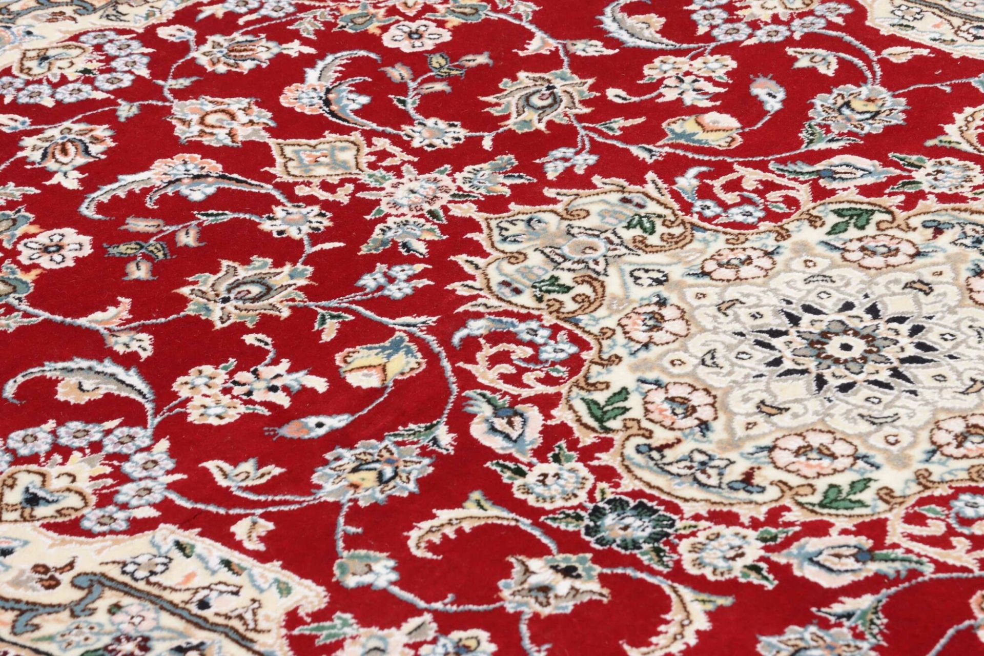 Hand-Knotted Wool Nain Persian Rug, 103 × 156 cm