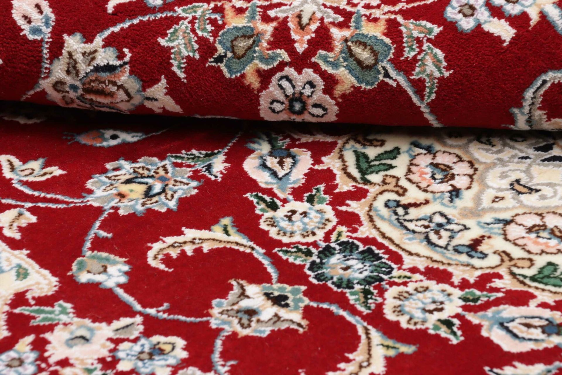 Hand-Knotted Wool Nain Persian Rug, 103 × 156 cm