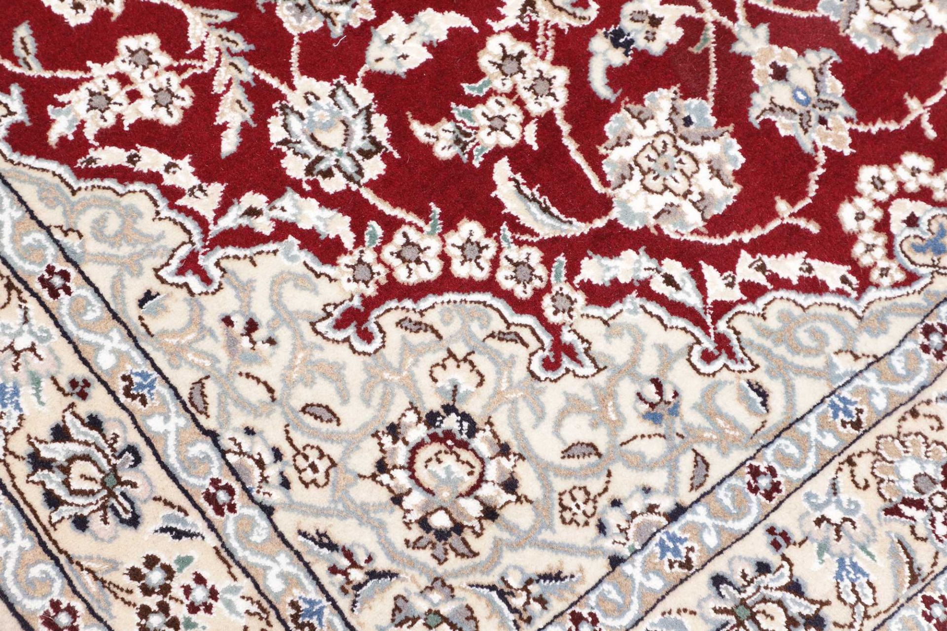 perserteppich-nain-114-x-174-cm-schurwolle-handgeknupft-exklusiv-5 Nain Persian Rug 114 × 174 cm, Wool, hand-knotted