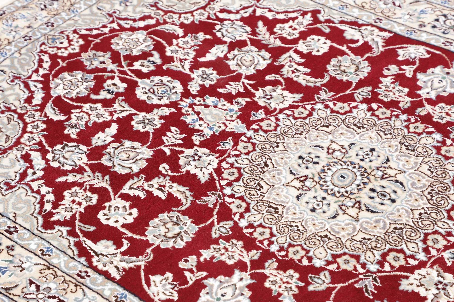 perserteppich-nain-114-x-174-cm-schurwolle-handgeknupft-exklusiv-6 Nain Persian Rug 114 × 174 cm, Wool, hand-knotted