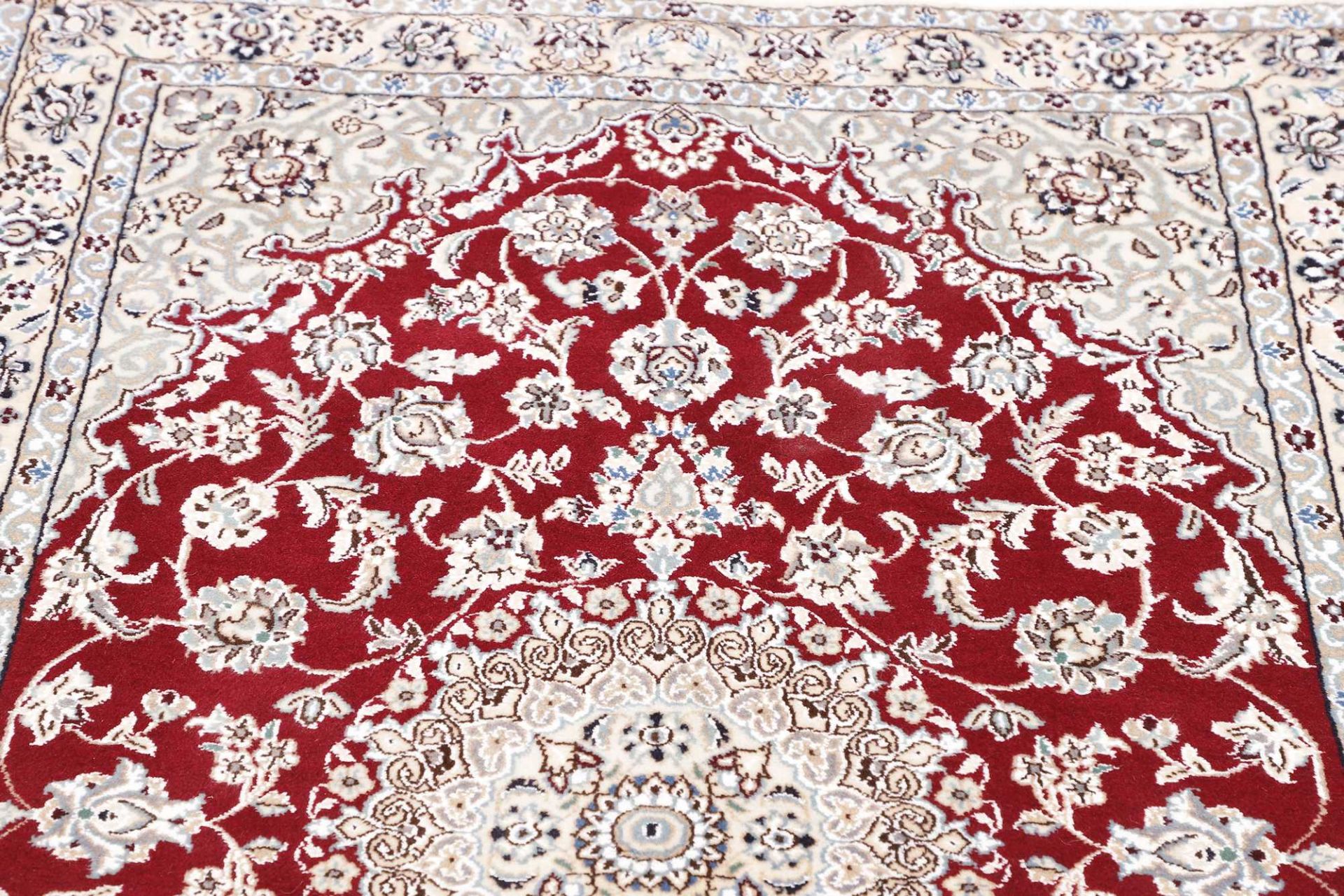 perserteppich-nain-114-x-174-cm-schurwolle-handgeknupft-exklusiv-7 Nain Persian Rug 114 × 174 cm, Wool, hand-knotted
