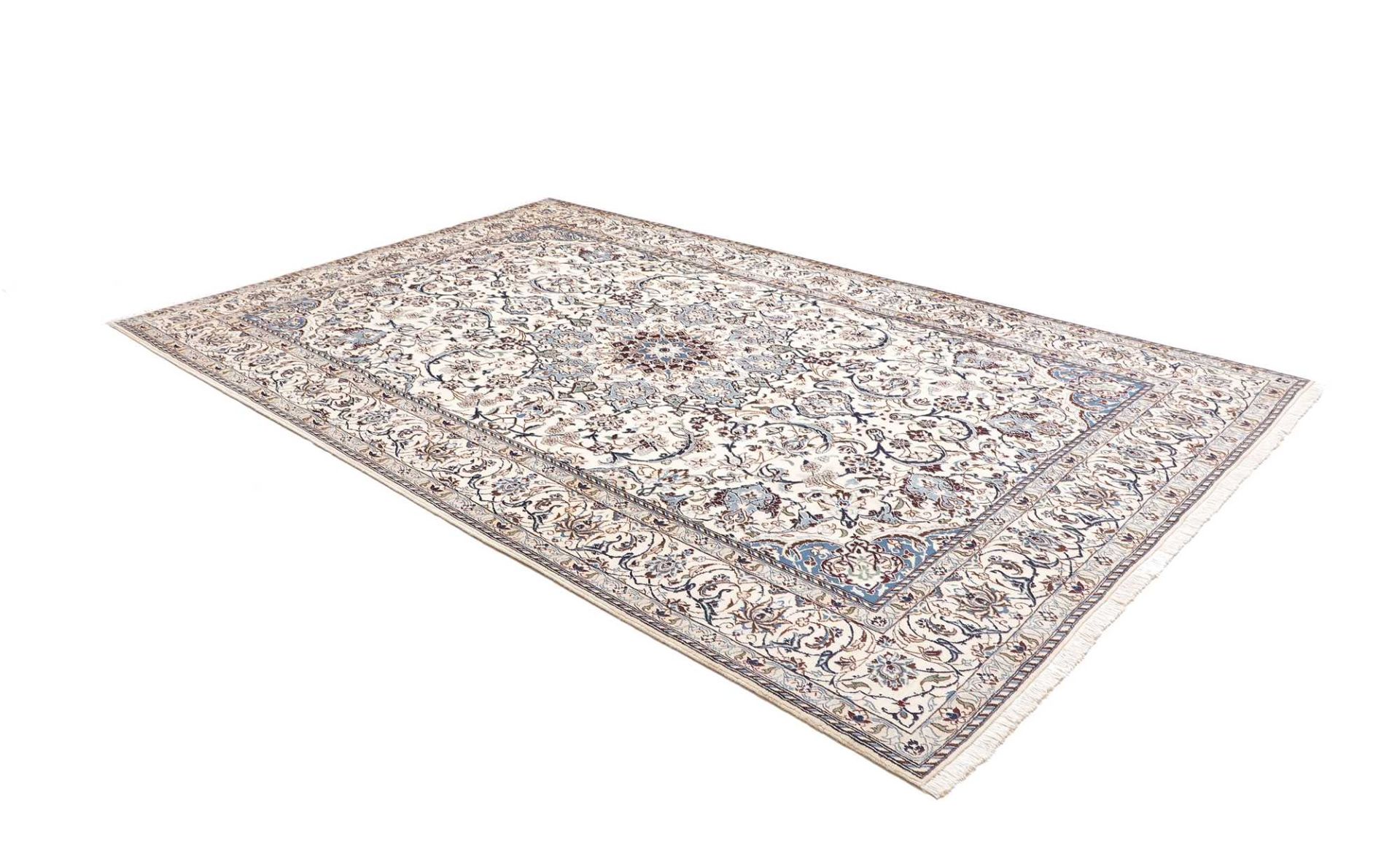 Nain Persian Rug 208 × 321 cm, Wool, hand-knotted