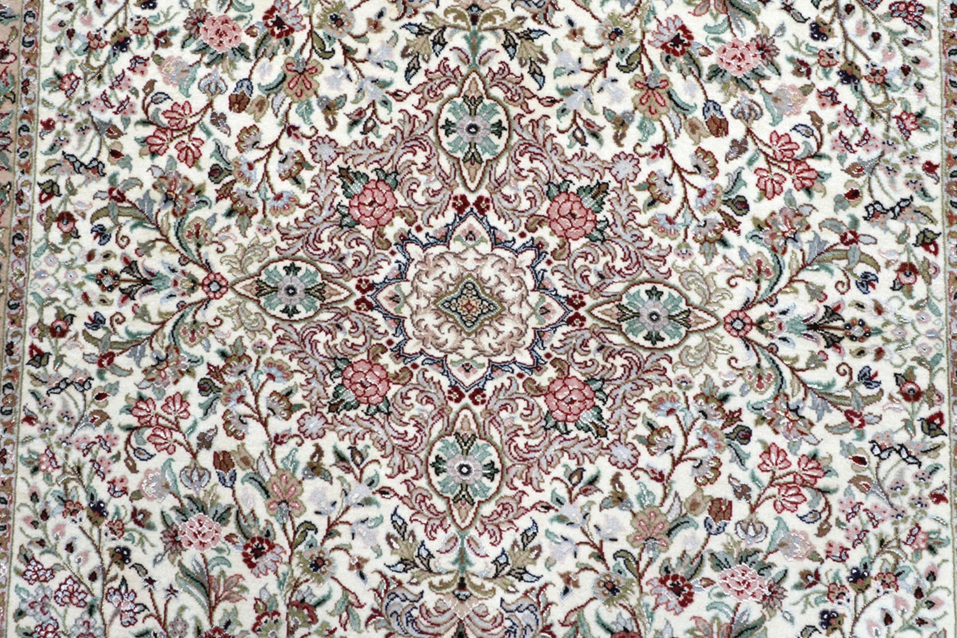 perserteppich-isfahan-105-x-150-cm-schurwolle-seide-handgeknupft-2 Hand-Knotted Wool & Silk Isfahan Persian Rug, 105 × 150 cm