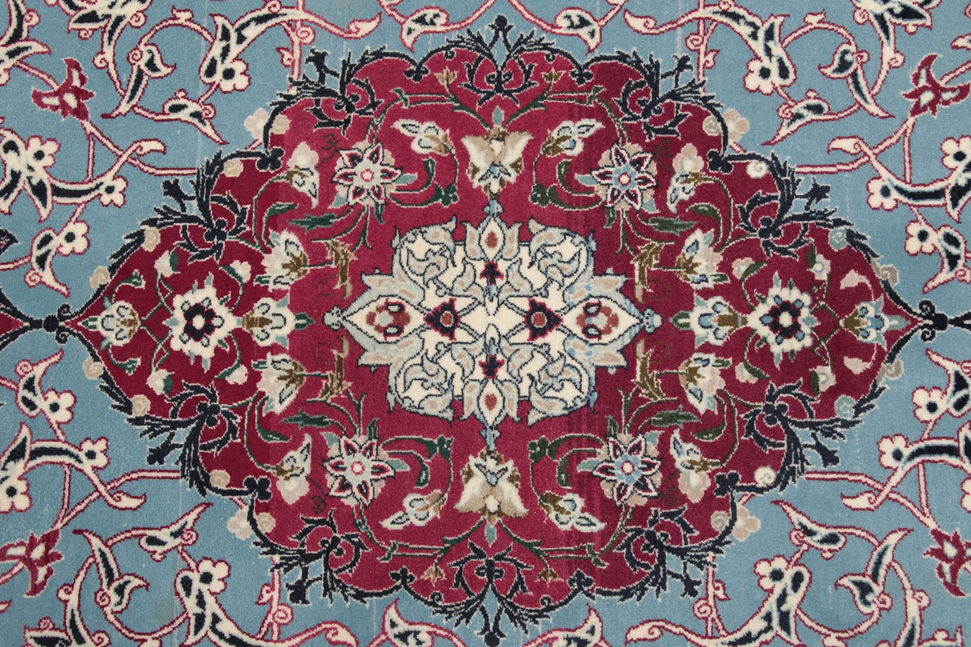 Isfahan Persian Rug — hand-knotted, 80 × 117 cm, Wool & Silk