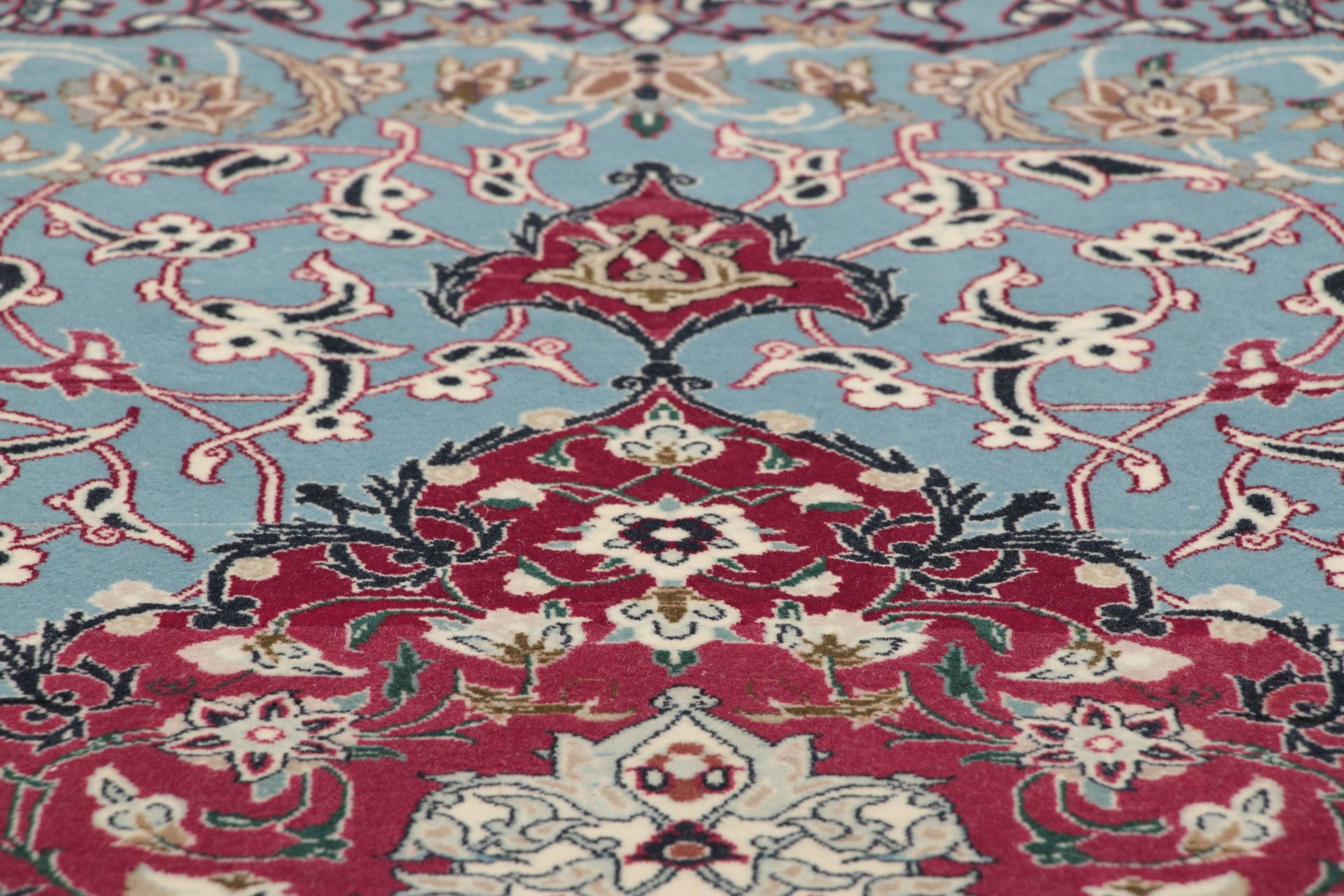 Isfahan Persian Rug — hand-knotted, 80 × 117 cm, Wool & Silk