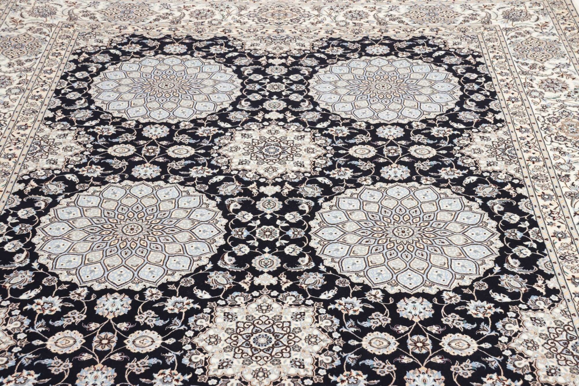 perserteppich-nain-214-x-311-cm-schurwolle-handgeknupft-exklusiv-7 Nain Persian Rug — hand-knotted, 214 × 311 cm, Wool