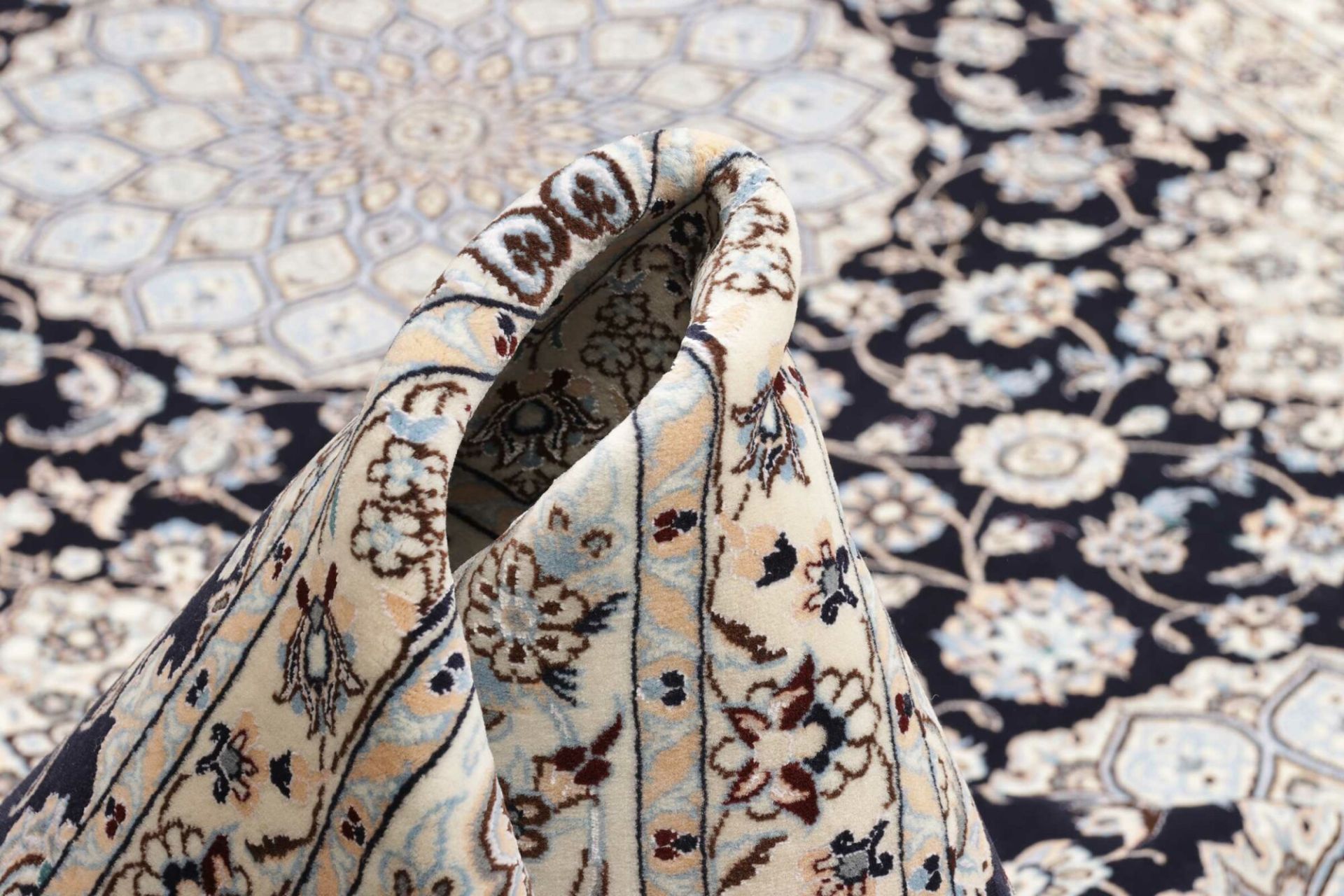 perserteppich-nain-214-x-311-cm-schurwolle-handgeknupft-exklusiv-8 Nain Persian Rug — hand-knotted, 214 × 311 cm, Wool