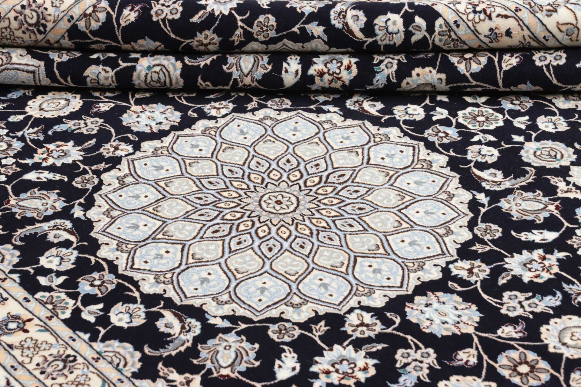 perserteppich-nain-214-x-311-cm-schurwolle-handgeknupft-exklusiv-9 Nain Persian Rug — hand-knotted, 214 × 311 cm, Wool