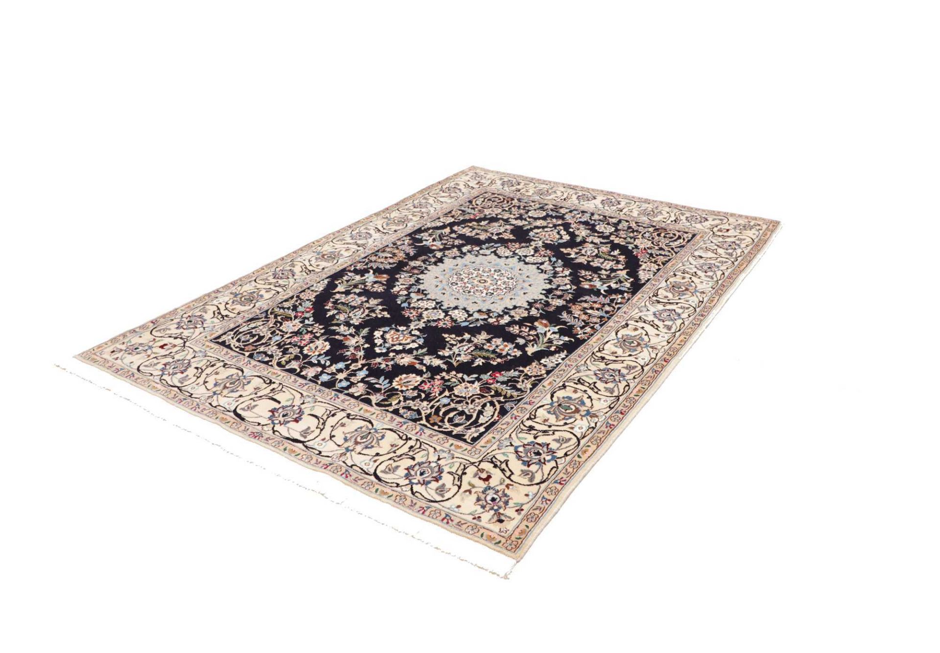 Nain Persian Rug — hand-knotted, 168 × 235 cm, Wool