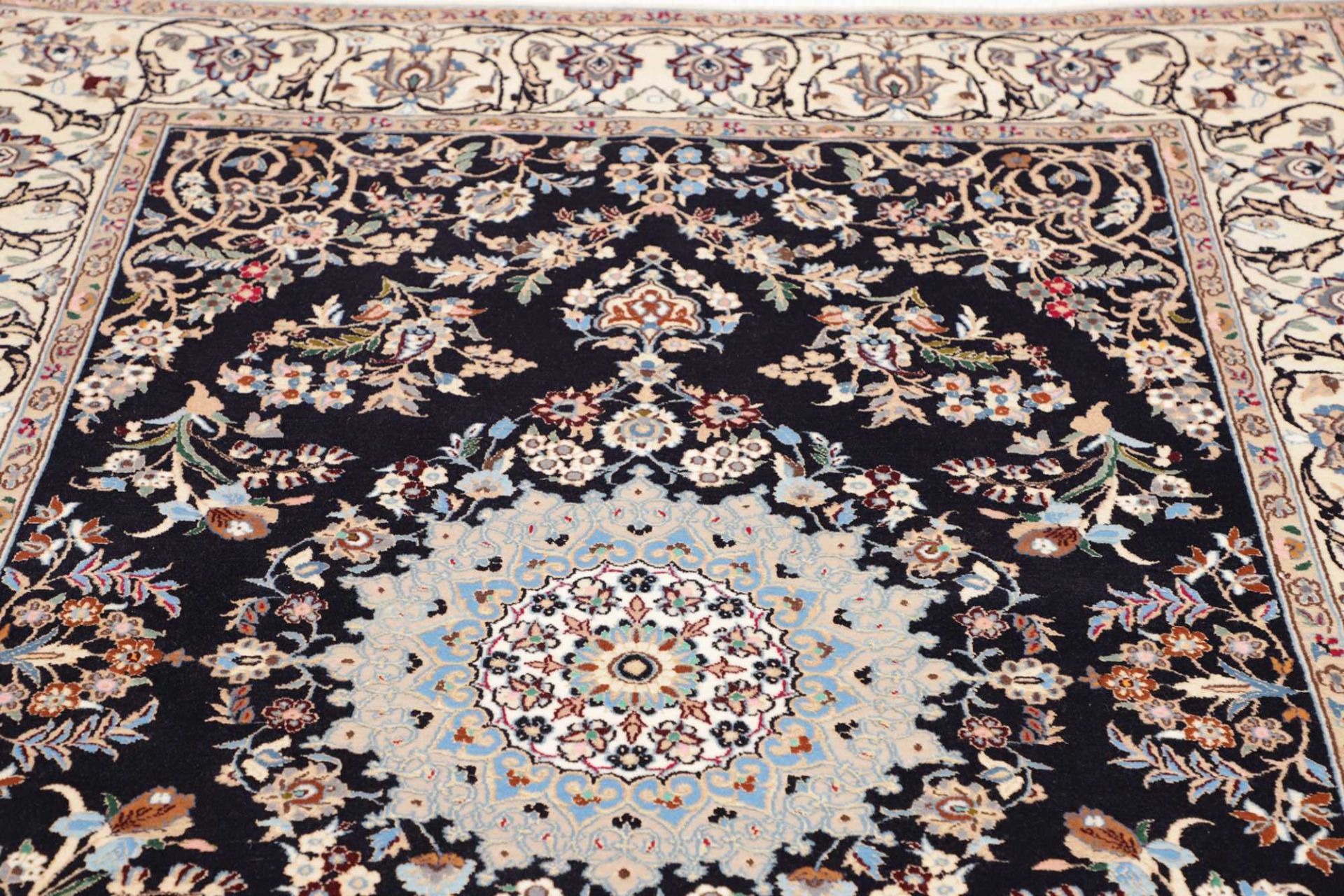 Nain Persian Rug — hand-knotted, 168 × 235 cm, Wool