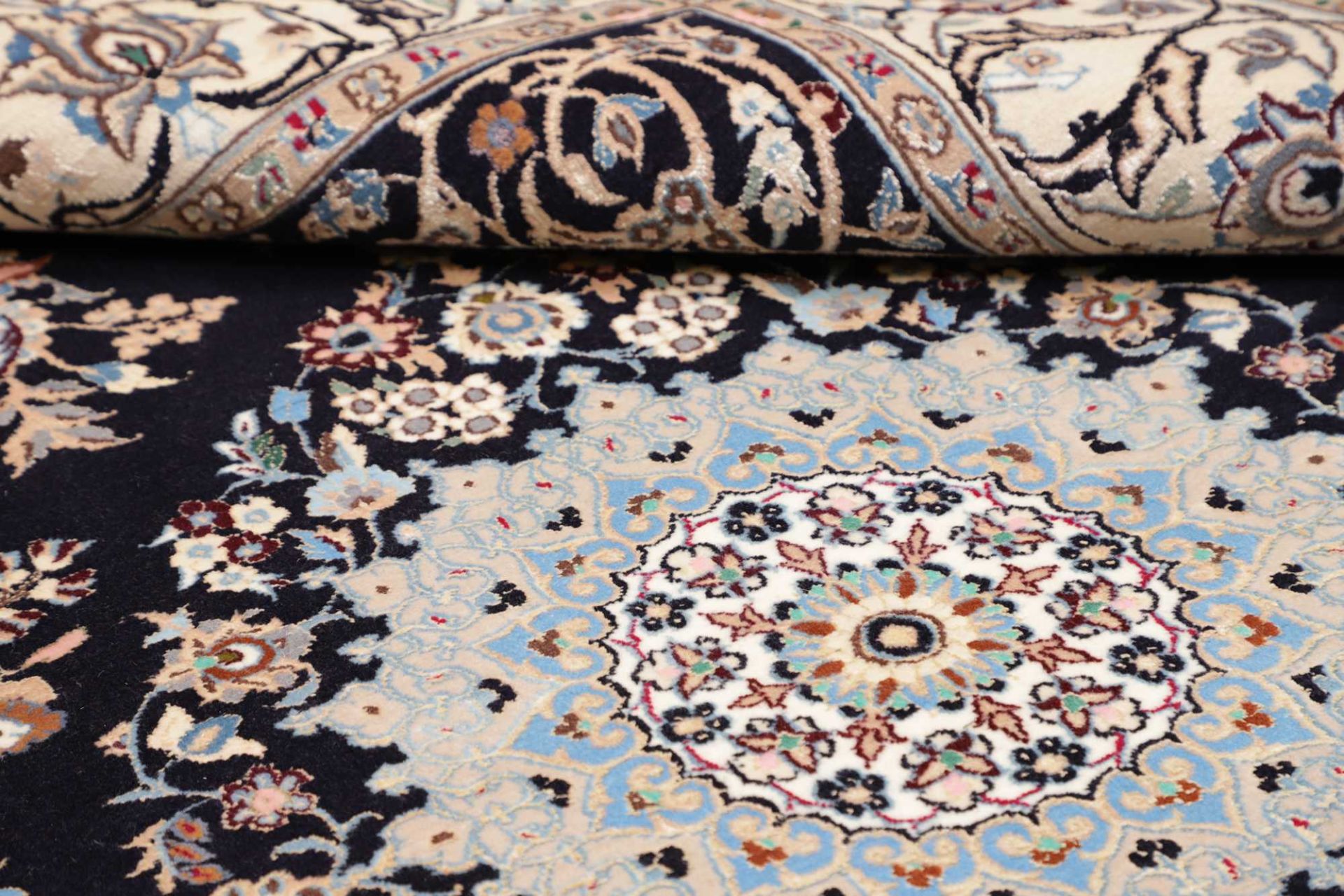 Nain Persian Rug — hand-knotted, 168 × 235 cm, Wool