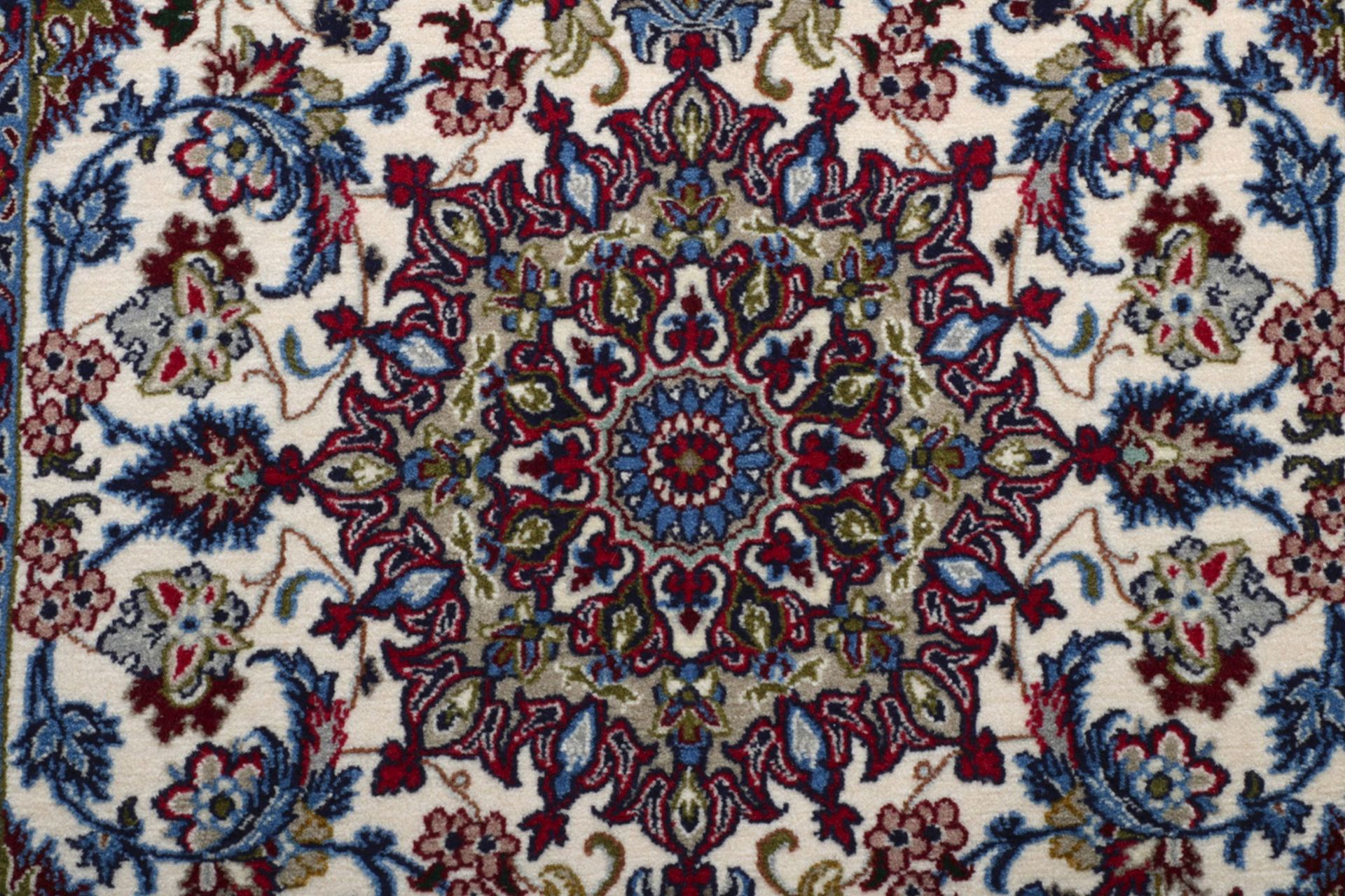 perserteppich-isfahan-68-x-109-cm-schurwolle-seide-handgeknupft-2 Isfahan Persian Rug — hand-knotted, 68 × 109 cm, Wool & Silk