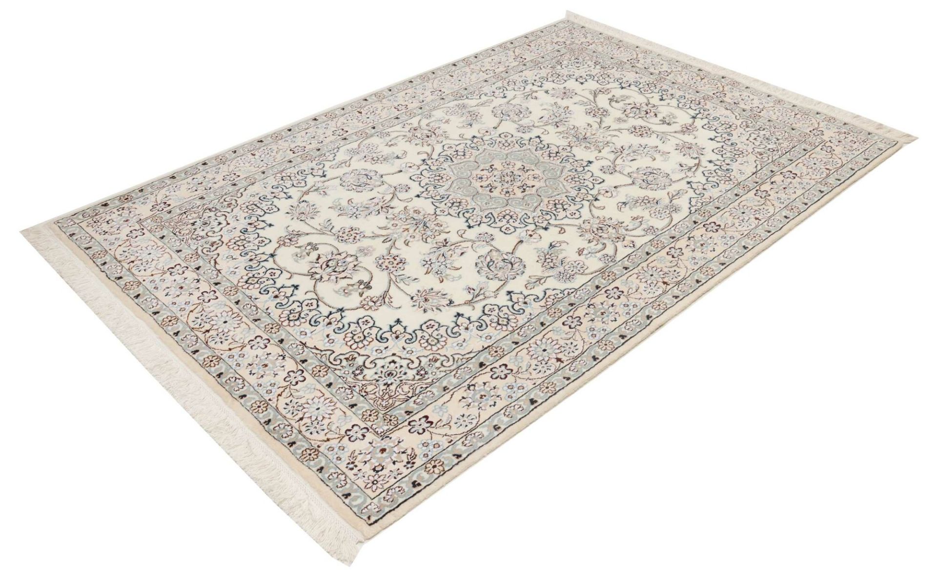 Nain Persian Rug — hand-knotted, 136 × 204 cm, Wool