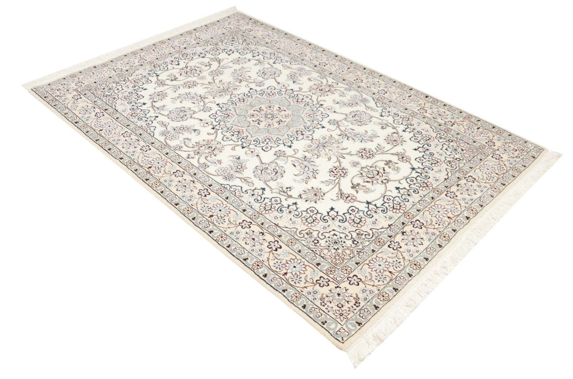 Nain Persian Rug — hand-knotted, 136 × 204 cm, Wool