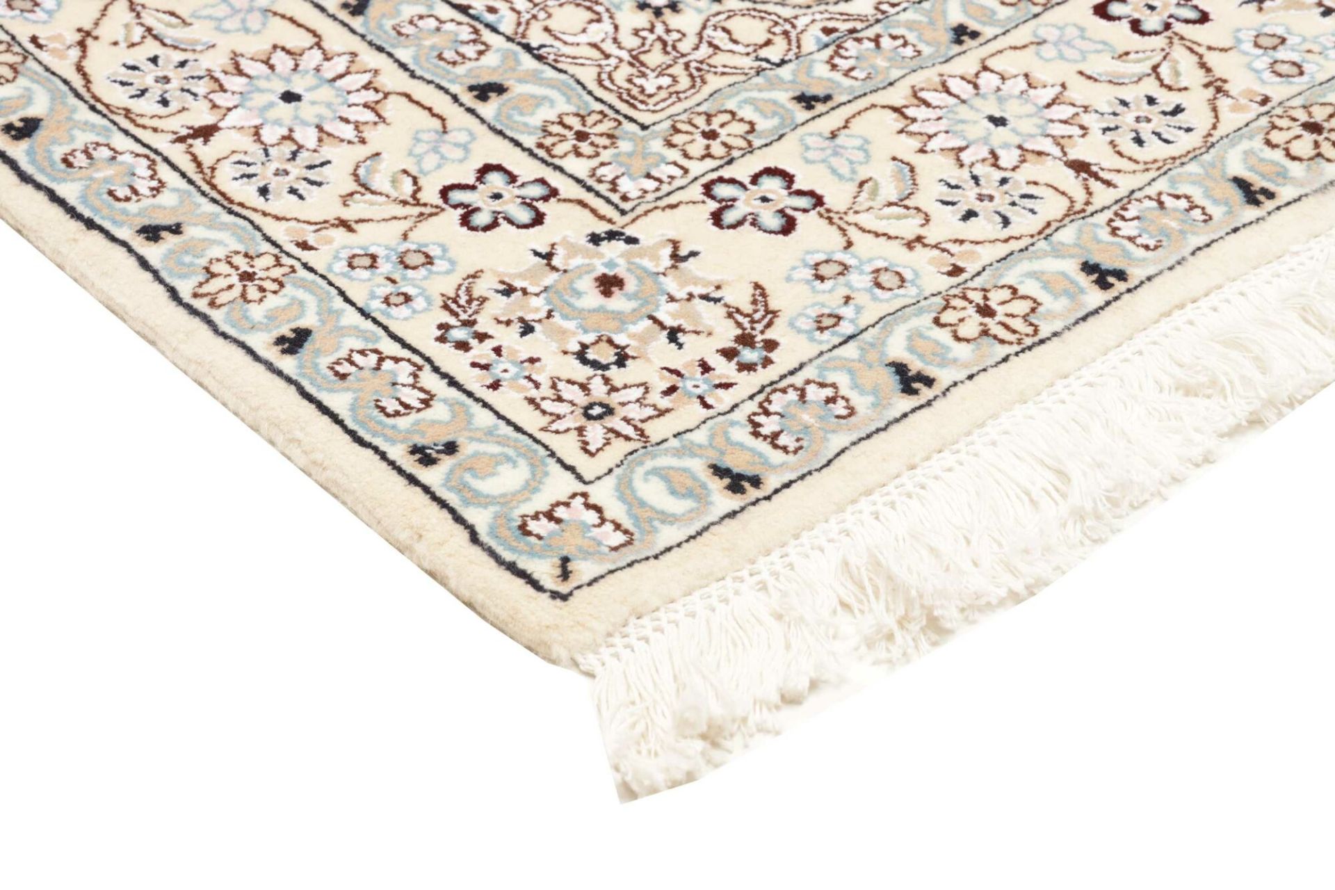 Nain Persian Rug — hand-knotted, 136 × 204 cm, Wool