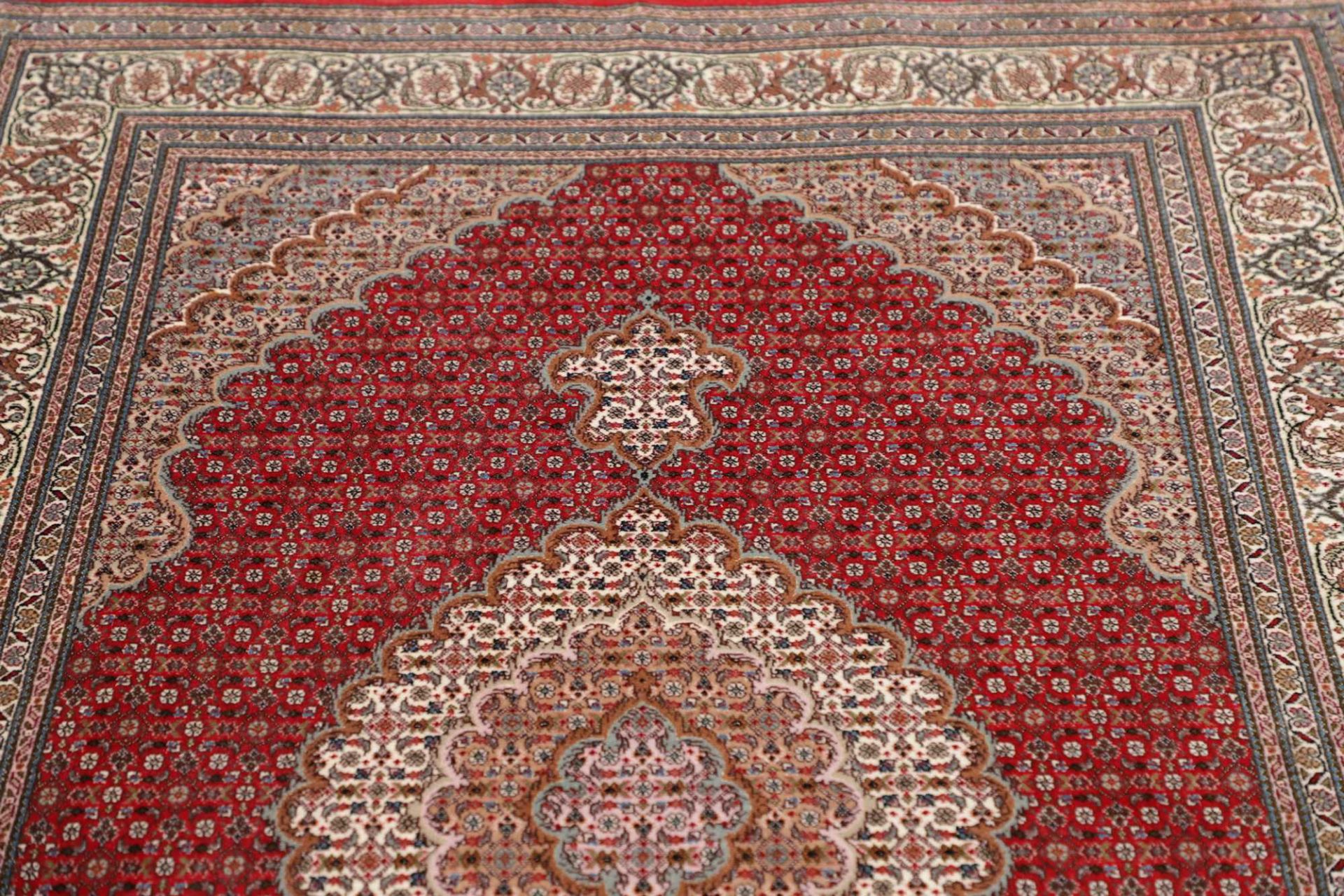 Tabriz Persian Rug — hand-knotted, 121 × 199 cm, Wool