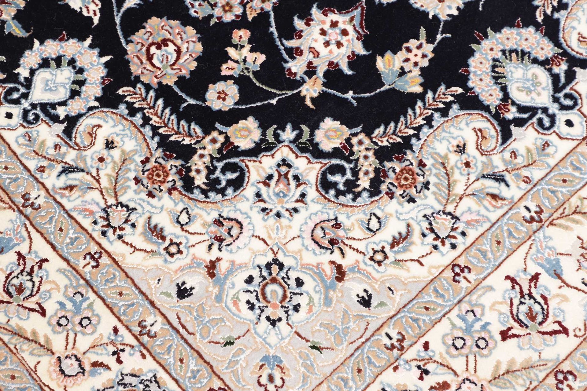 Hand-Knotted Wool Nain Persian Rug, 119 × 174 cm