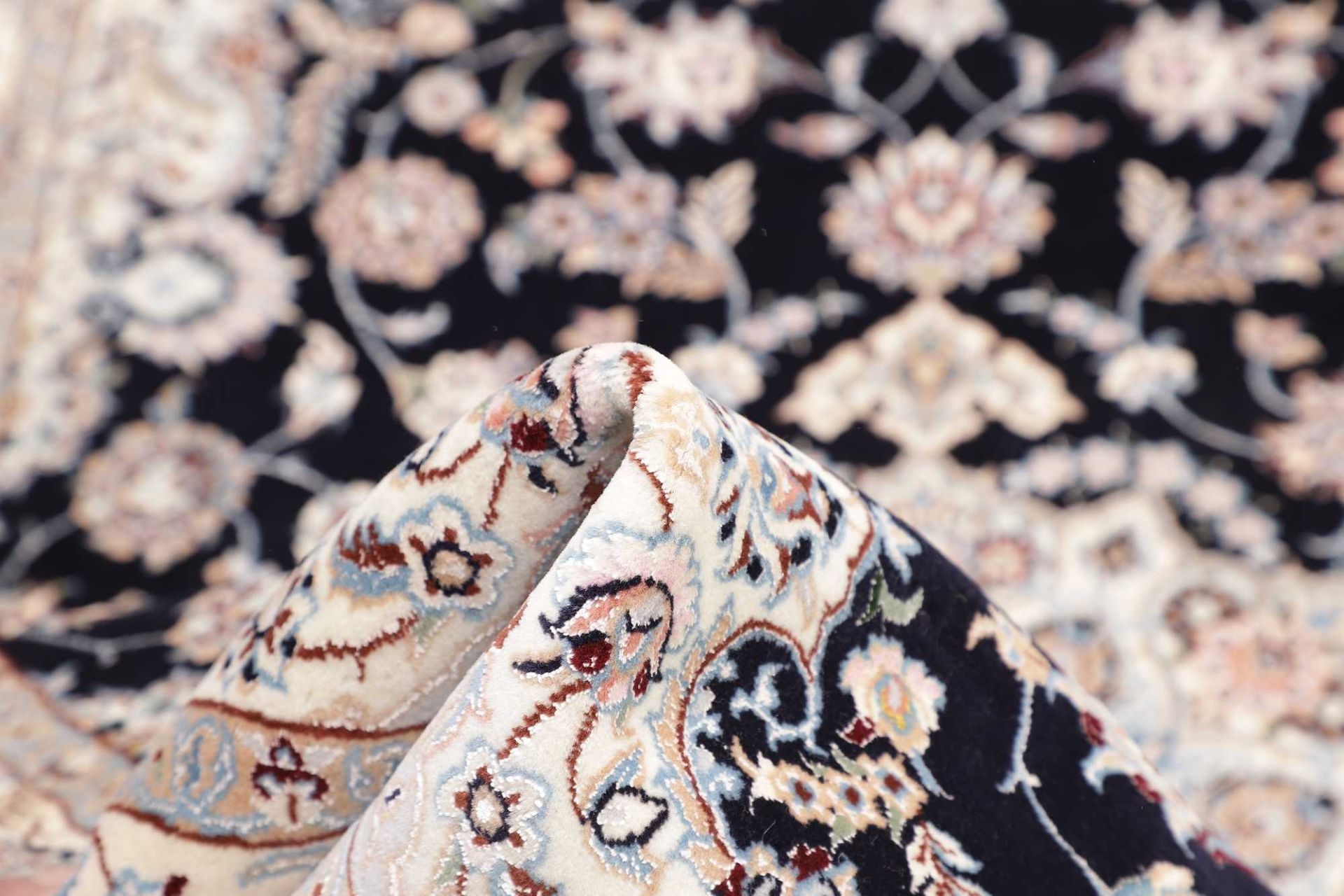 Hand-Knotted Wool Nain Persian Rug, 119 × 174 cm