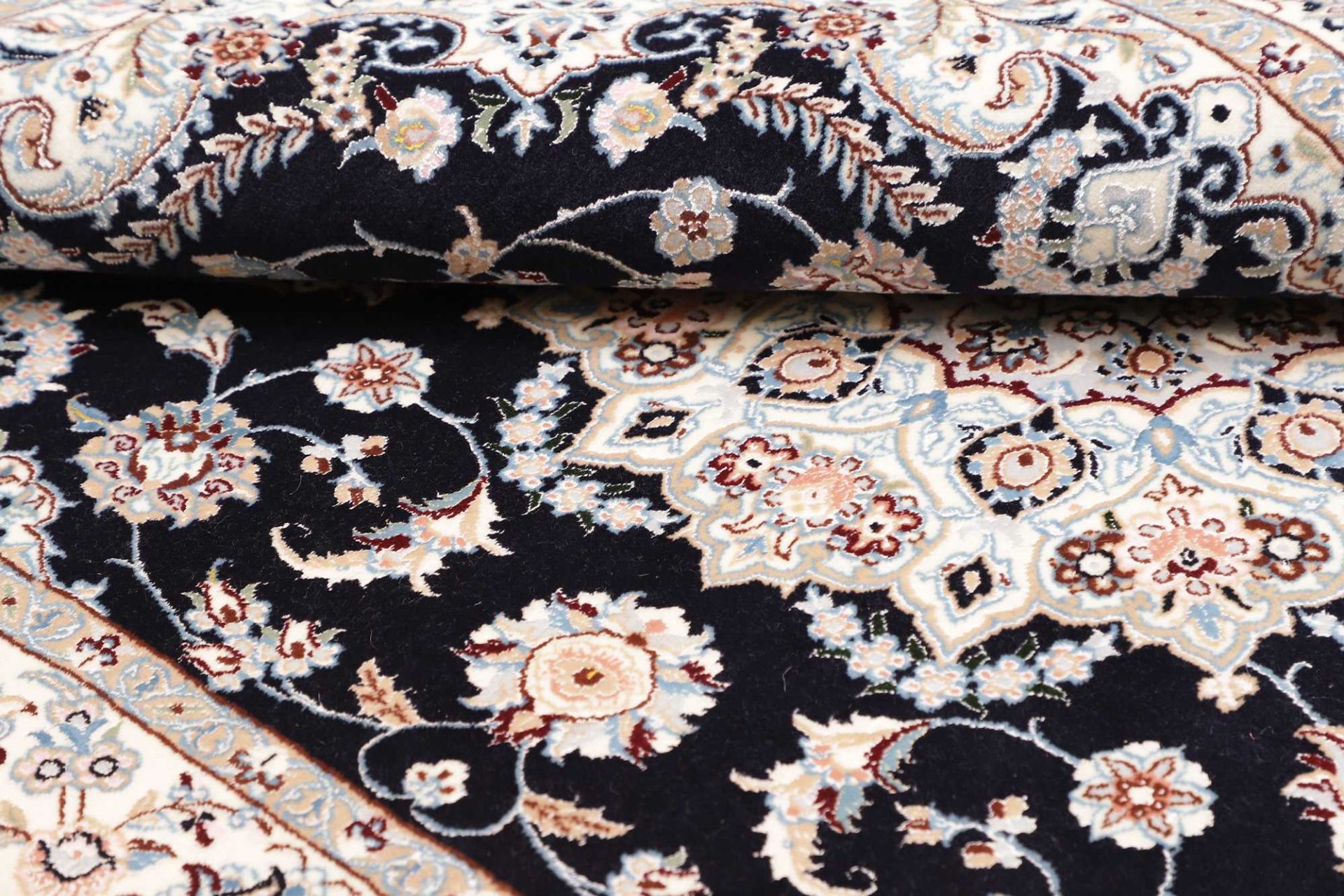 Hand-Knotted Wool Nain Persian Rug, 119 × 174 cm